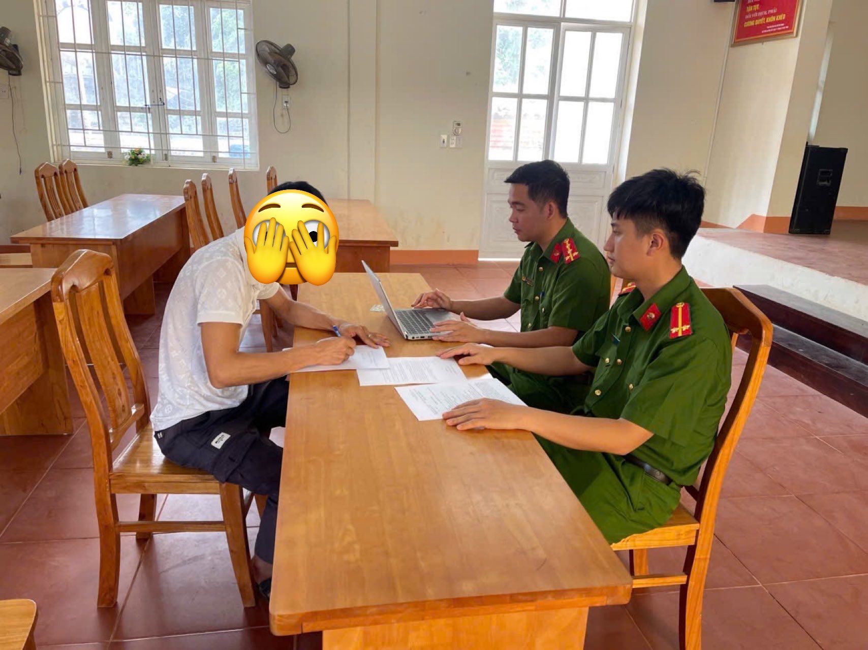 CÔNG AN XÃ XUÂN VÂN XỬ LÝ TRƯỜNG HỢP ĐĂNG TẢI THÔNG TIN SAI SỰ THẬT TRÊN KHÔNG GIAN MẠNG