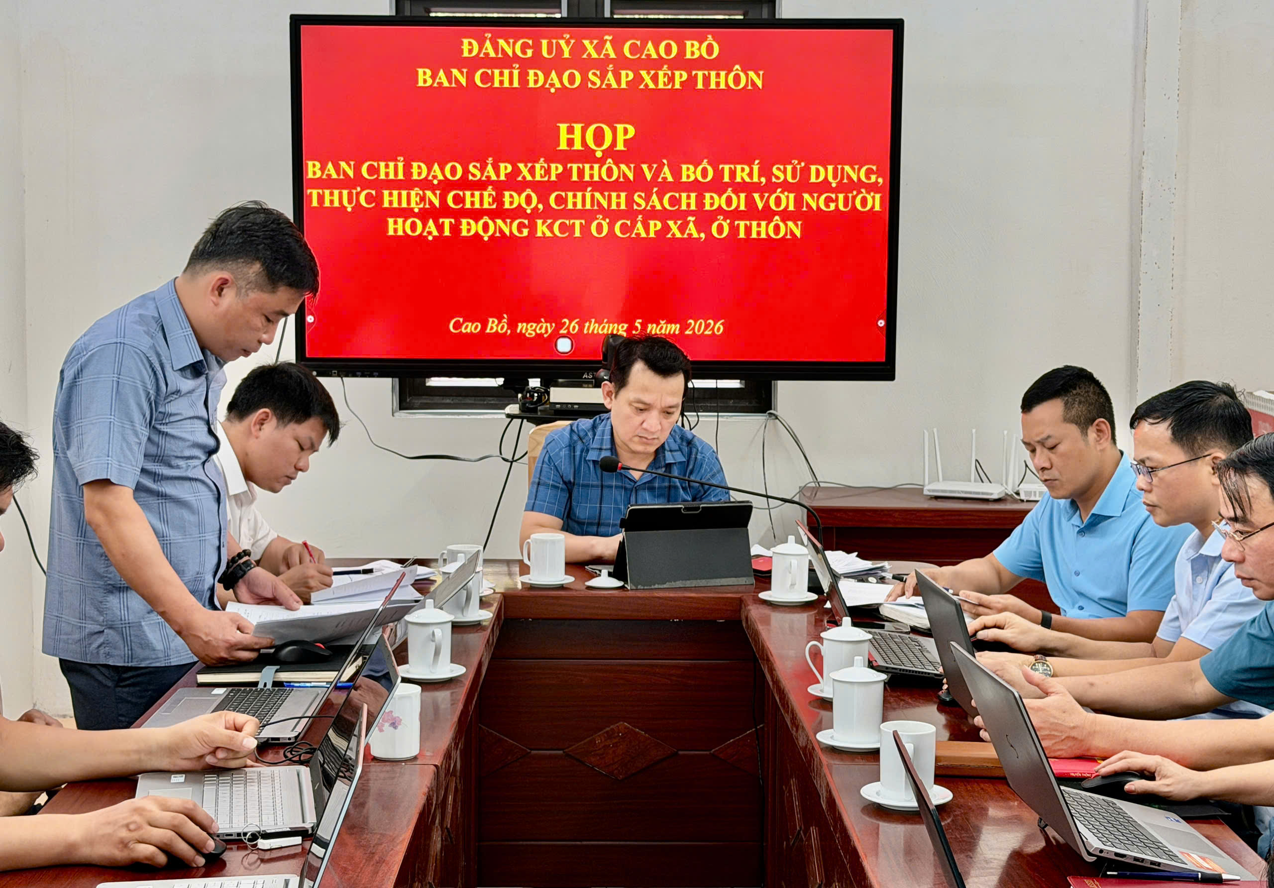 Ban Chỉ đạo xã Cao Bồ họp triển khai công tác sắp xếp thôn và thực hiện chế độ, chính sách đối với người hoạt động không chuyên trách