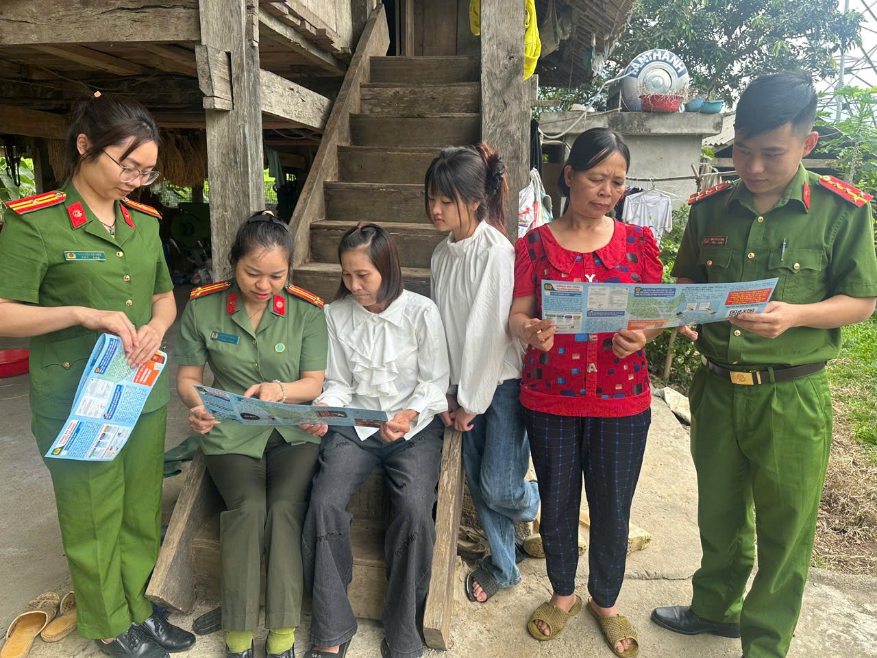 TĂNG CƯỜNG TUYÊN TRUYỀN, BẢO ĐẢM ANTT DỊP LỄ 30/4 - 01/5