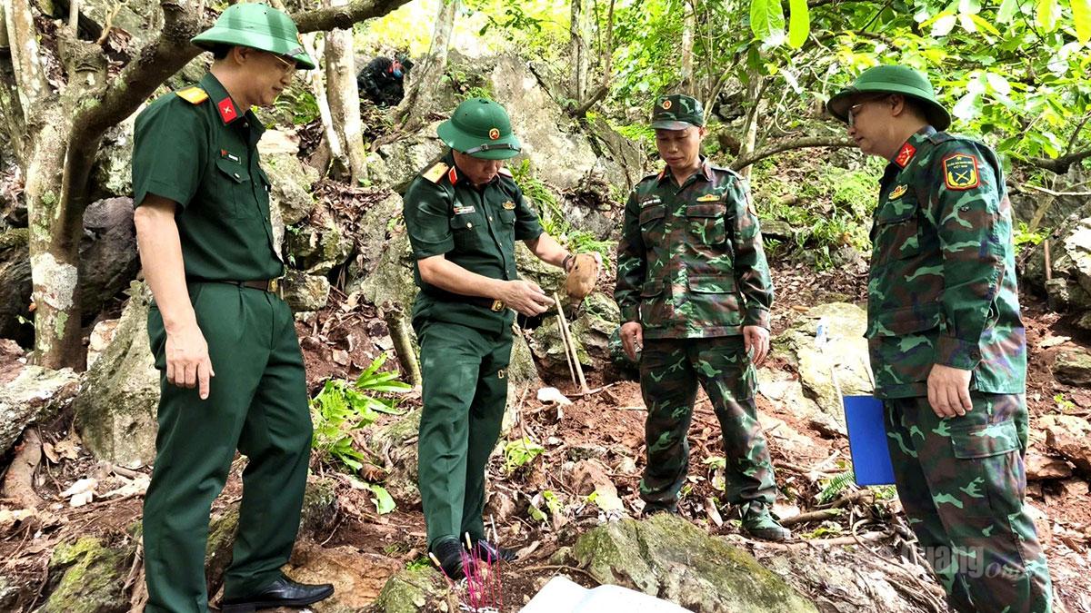 Quân khu 2 kiểm tra công tác tìm kiếm, quy tập hài cốt liệt sĩ tại Tuyên Quang