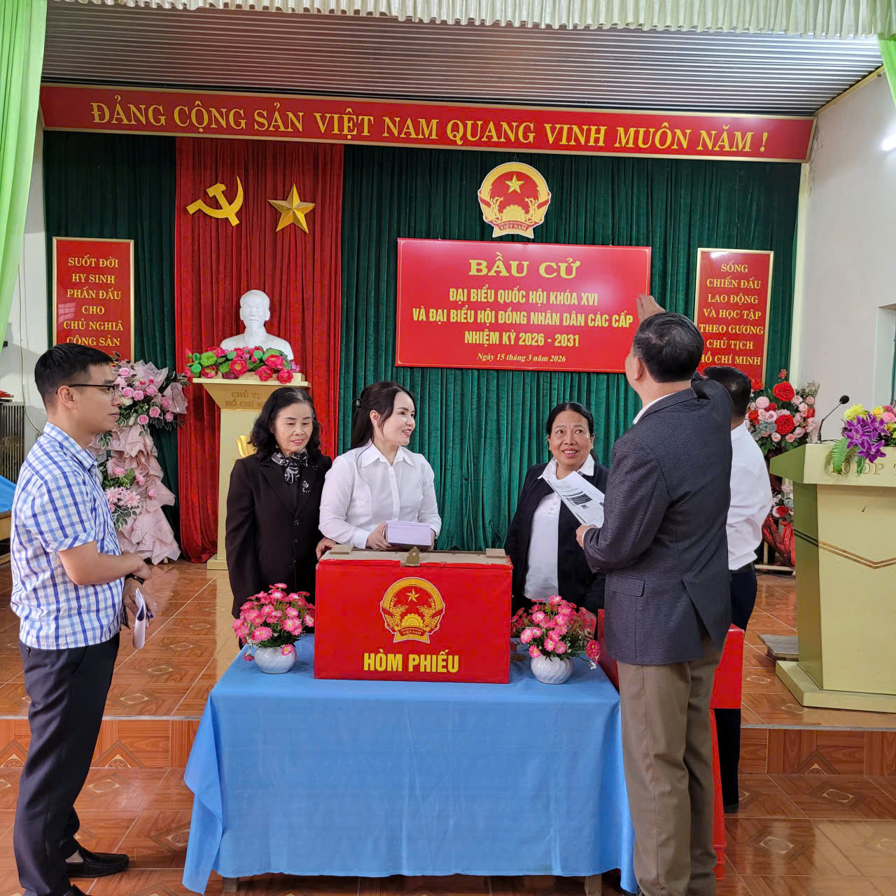 Lãnh đạo xã Sơn Dương kiểm tra, đẩy nhanh tiến độ chuẩn bị bầu cử