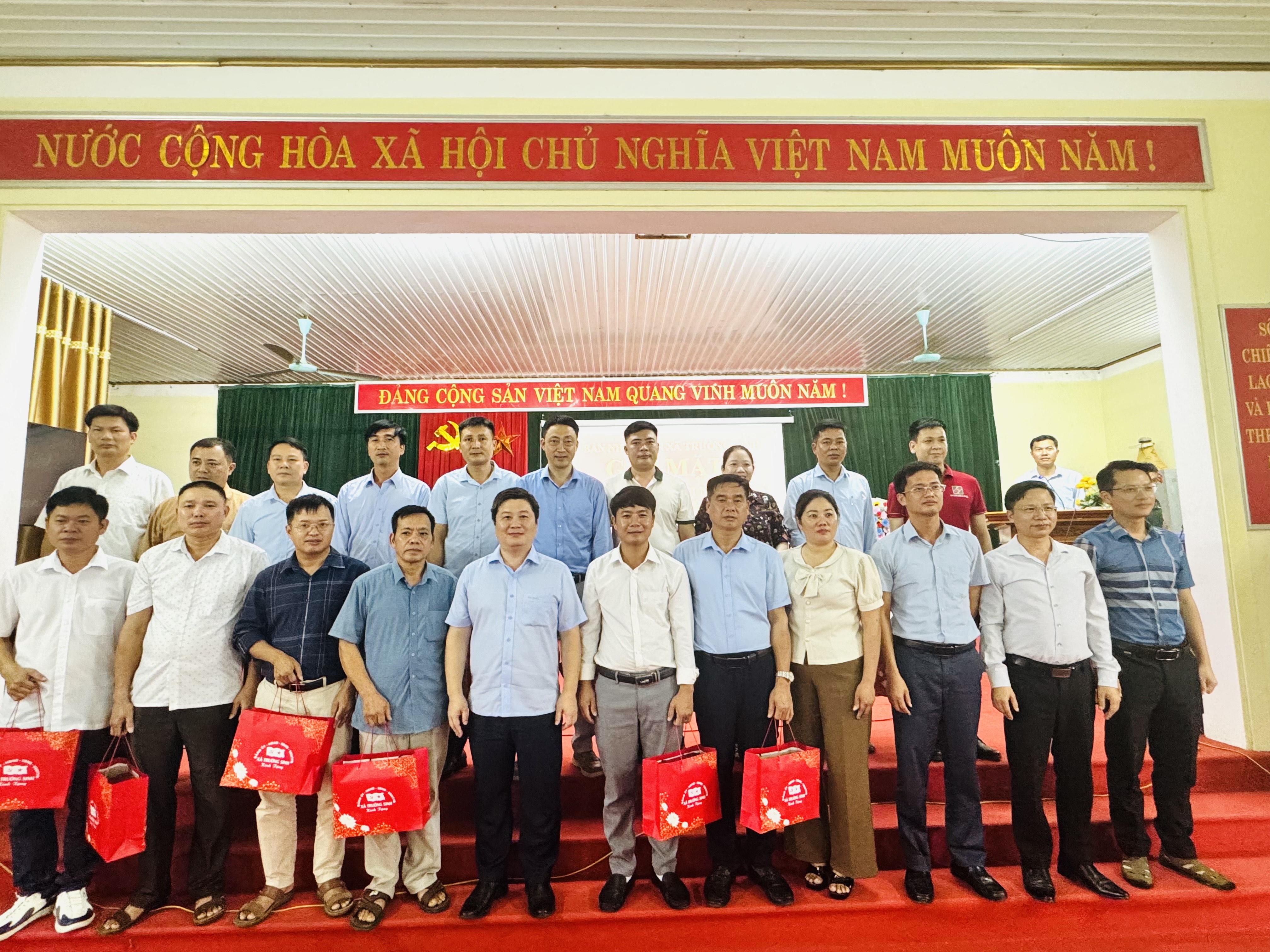 HỘI NGHỊ GẶP MẶT DOANH NGHIỆP NHÂN KỶ NIỆM 21 NĂM NGÀY DOANH NHÂN VIỆT NAM (13/10/2004-13/10/2025)