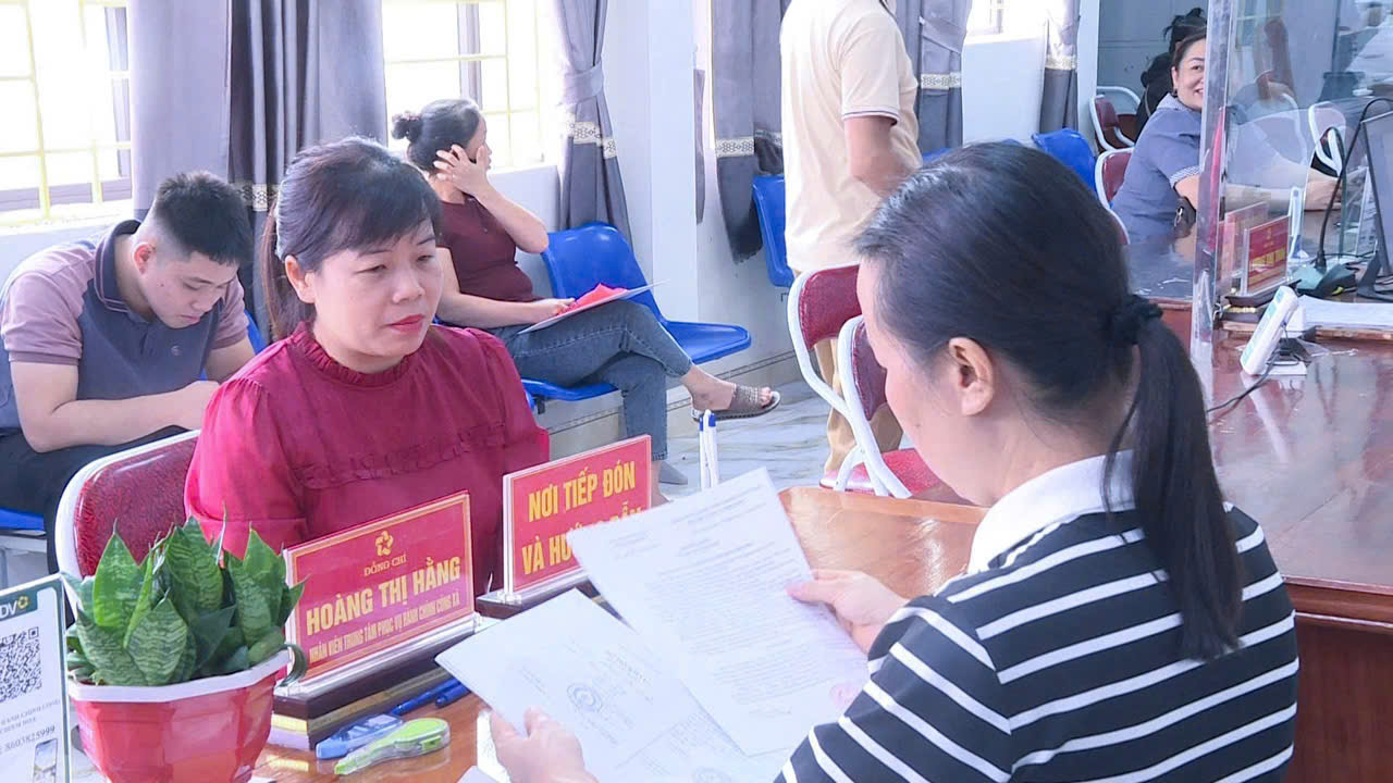 Xây dựng văn hóa công vụ trong chính quyền hai cấp ở Tuyên Quang