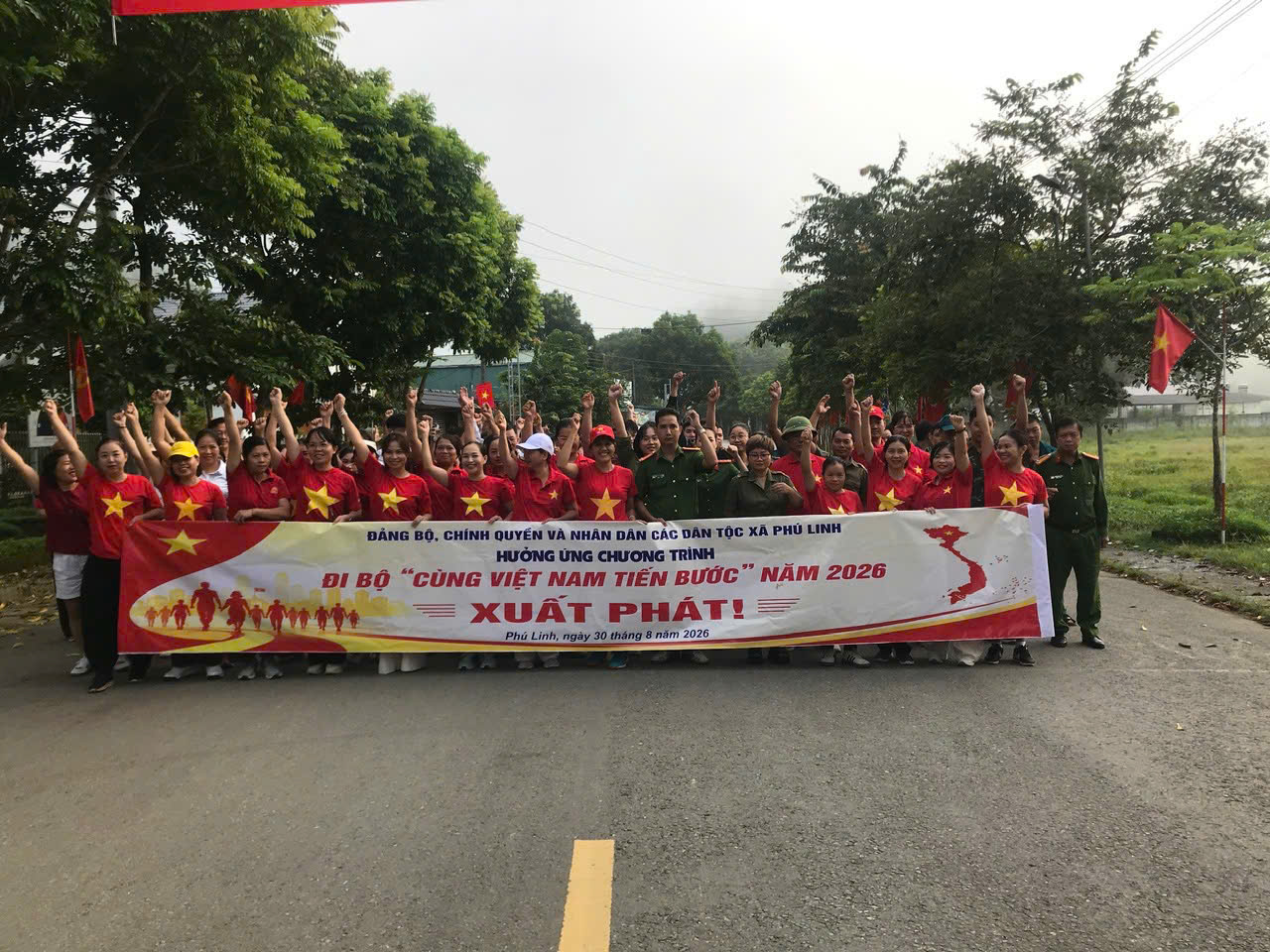 CÔNG AN XÃ PHÚ LINH THAM GIA CHƯƠNG TRÌNH ĐI BỘ CÙNG VIỆT NAM TIẾN BƯỚC 
