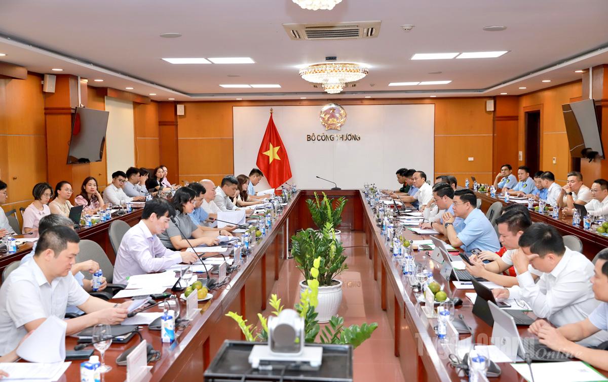 UBND tỉnh Tuyên Quang làm việc với Bộ Công Thương về phát triển thương mại biên giới