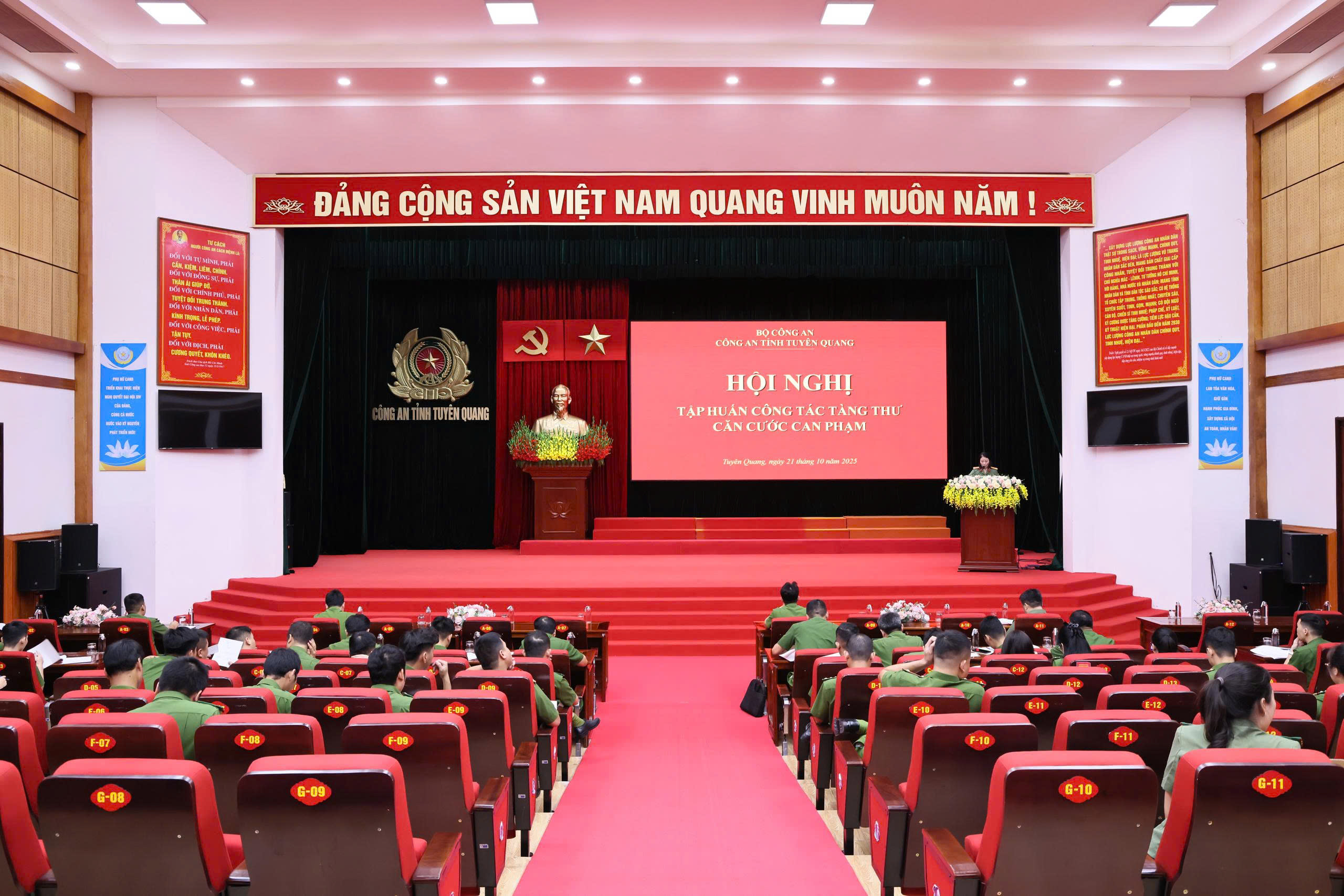 TẬP HUẤN CÔNG TÁC TÀNG THƯ CĂN CƯỚC CAN PHẠM.