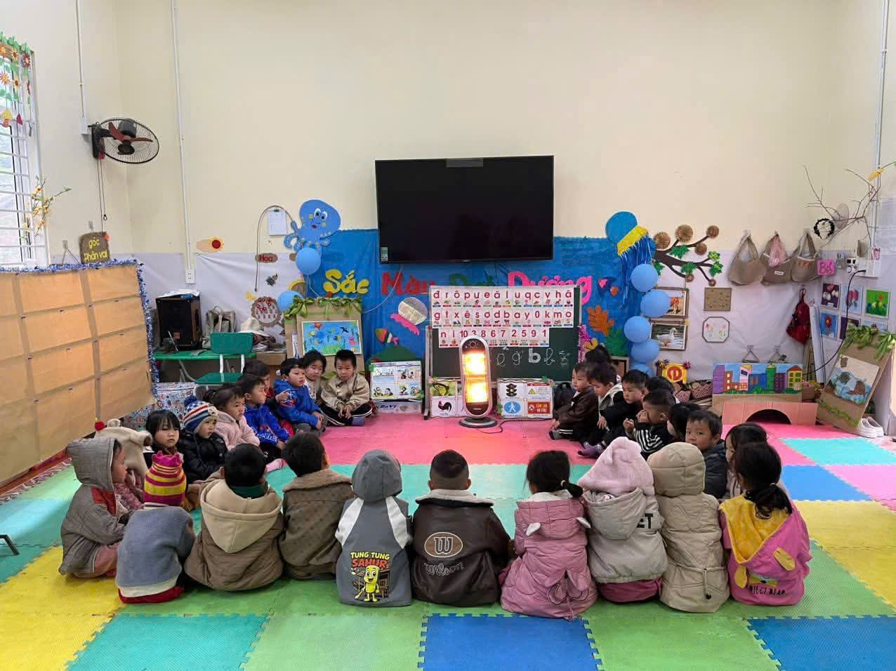 GIỮ ẤM MÙA ĐÔNG – TRAO YÊU THƯƠNG CHO TRẺ