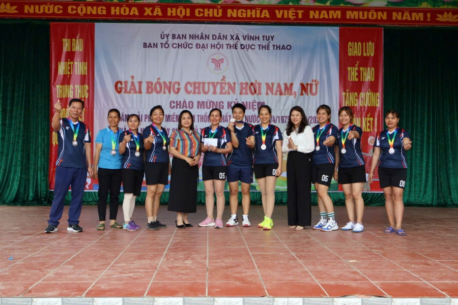 Bế mạc nhi nũ đ th&agrave;nh.jpg