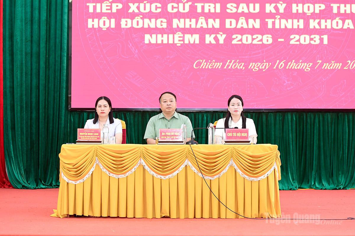 Phó Bí thư Tỉnh ủy, Chủ tịch UBND tỉnh Phan Huy Ngọc tiếp xúc cử tri xã Chiêm Hóa