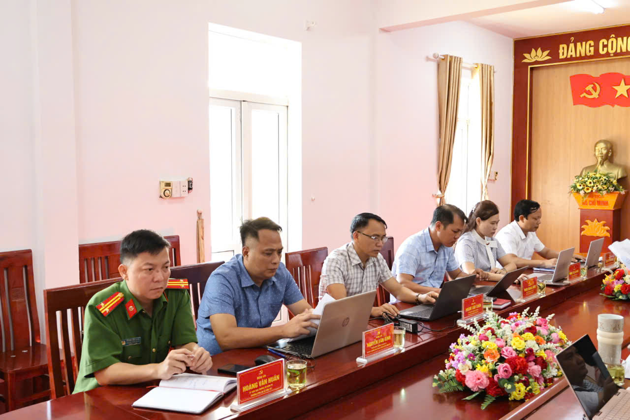 Họp BTV th&aacute;ng 8  CT.jpg