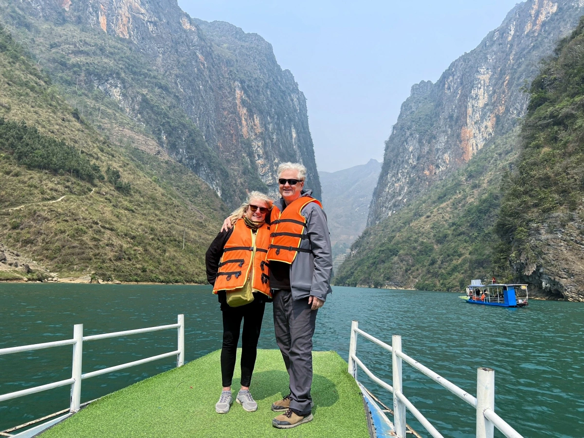 Từ 15/8/2025, miễn thị thực cho công dân 12 nước vào Việt Nam du lịch