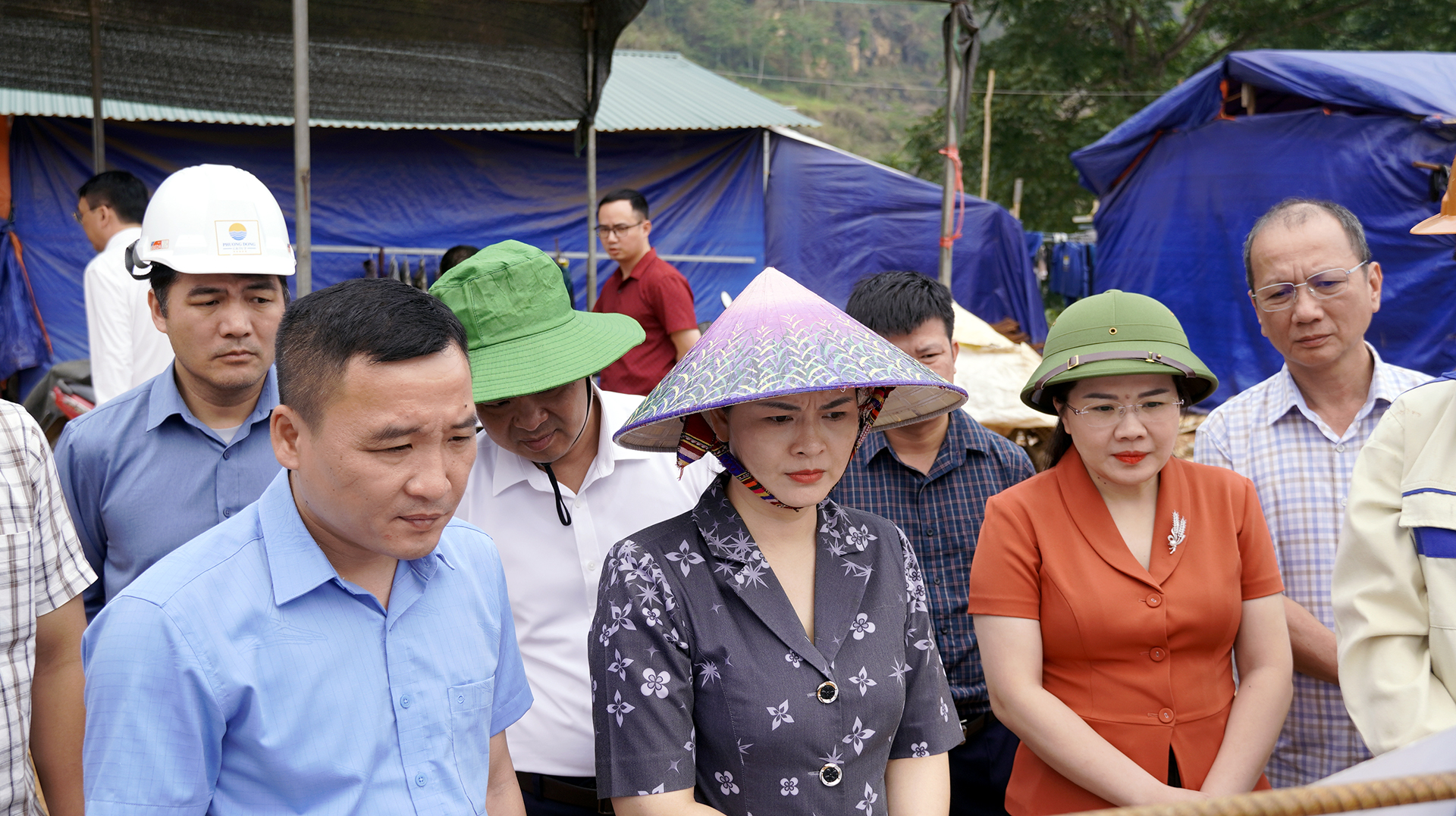 PCT UBND tỉnh vương ngọc h&agrave; kiểm tra tiến độ trường nội tr&uacute; (8).jpg