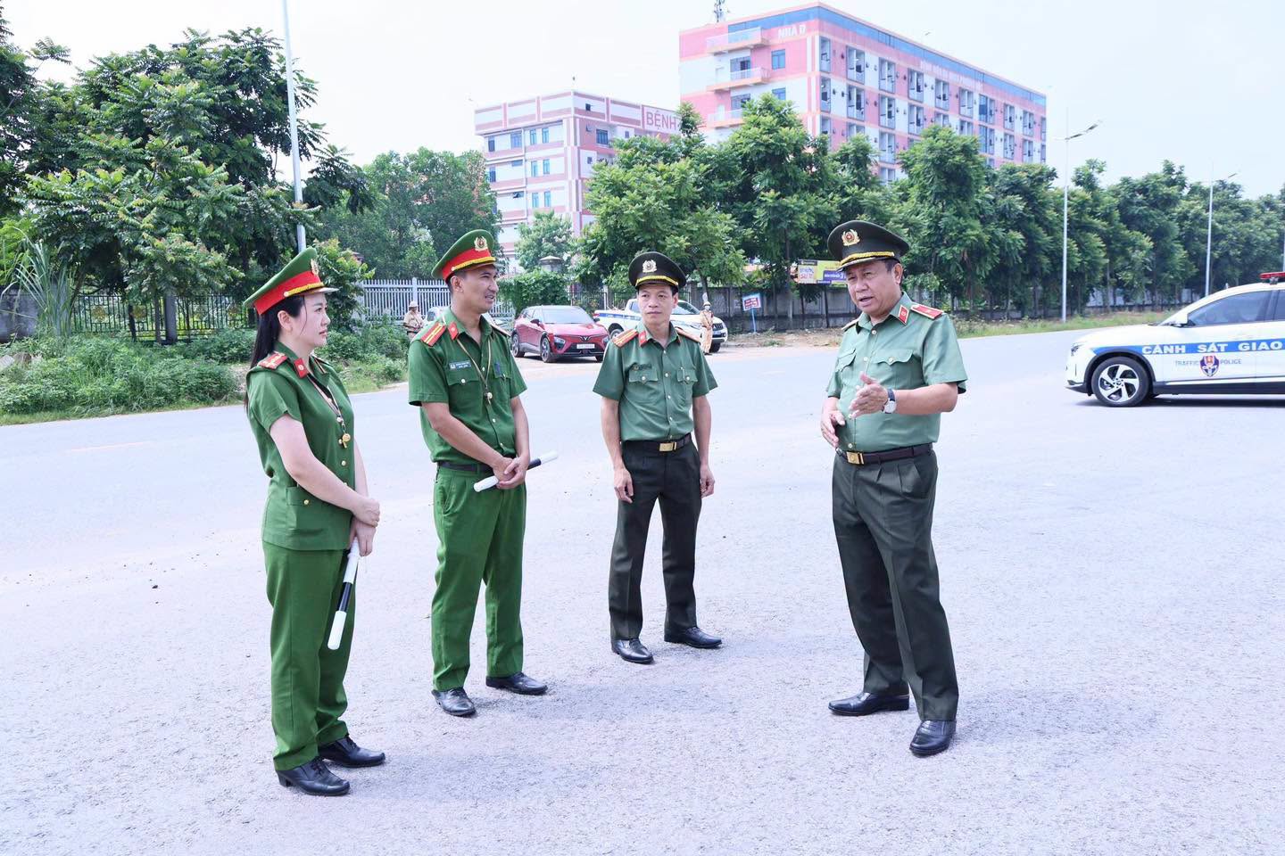 GIÁM ĐỐC CÔNG AN TỈNH KIỂM TRA CÔNG TÁC BẢO ĐẢM AN NINH, AN TOÀN KỲ THI TỐT NGHIỆP THPT LẦN THỨ 2 NĂM 2026