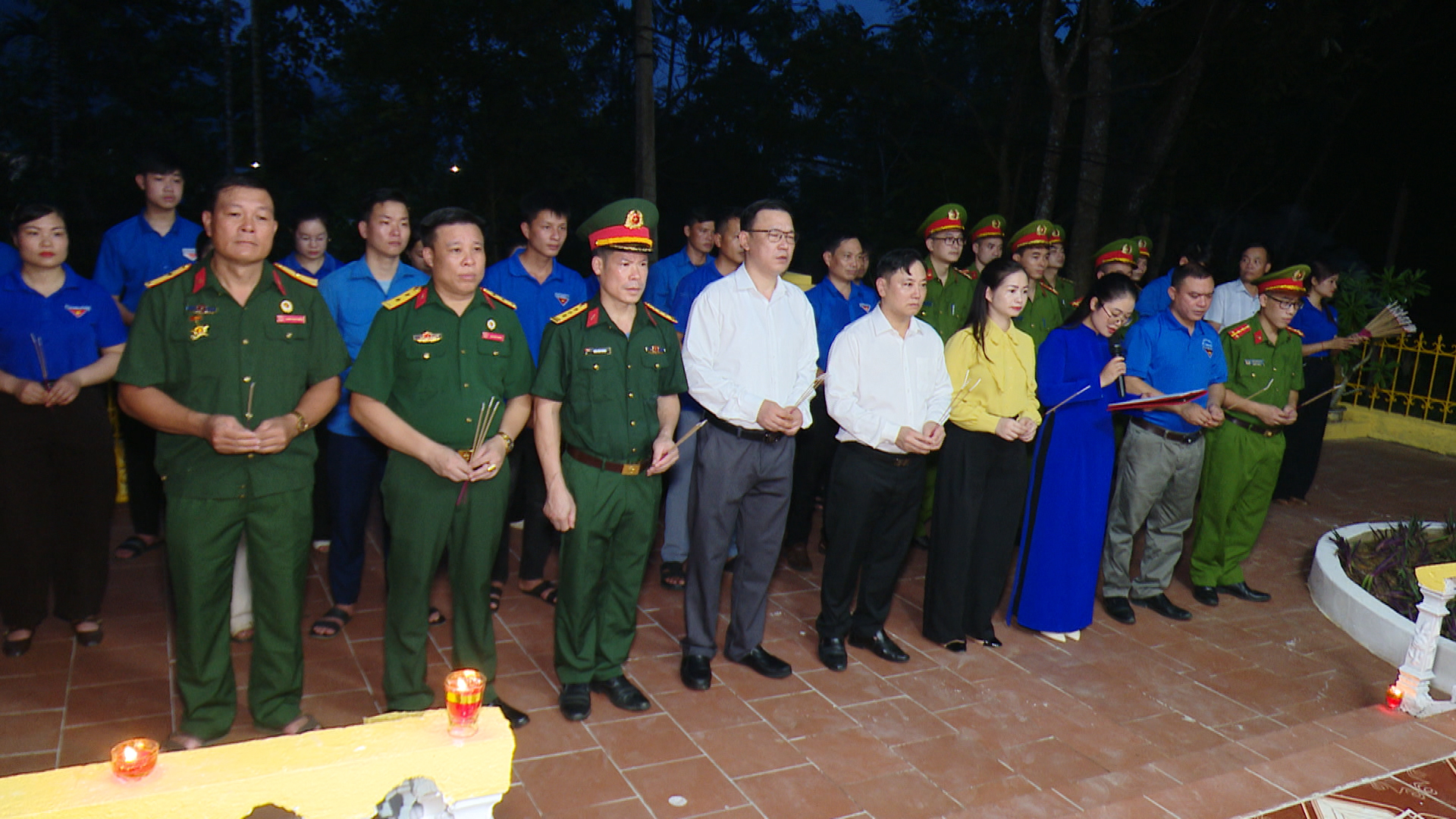 Đoàn xã Minh Quang tổ chức Lễ thắp nến tri ân các Anh hùng liệt sĩ