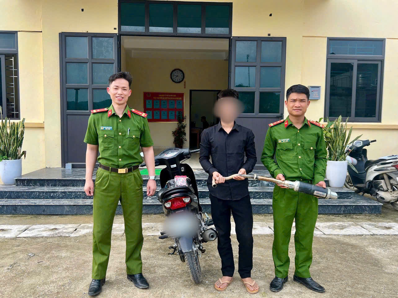 TĂNG CƯỜNG TUYÊN TRUYỀN, NGĂN CHẶN TÌNH TRẠNG NẸT PÔ XE MÔ TÔ, XE GẮN MÁY GÂY MẤT AN NINH TRẬT TỰ TRÊN ĐỊA BÀN