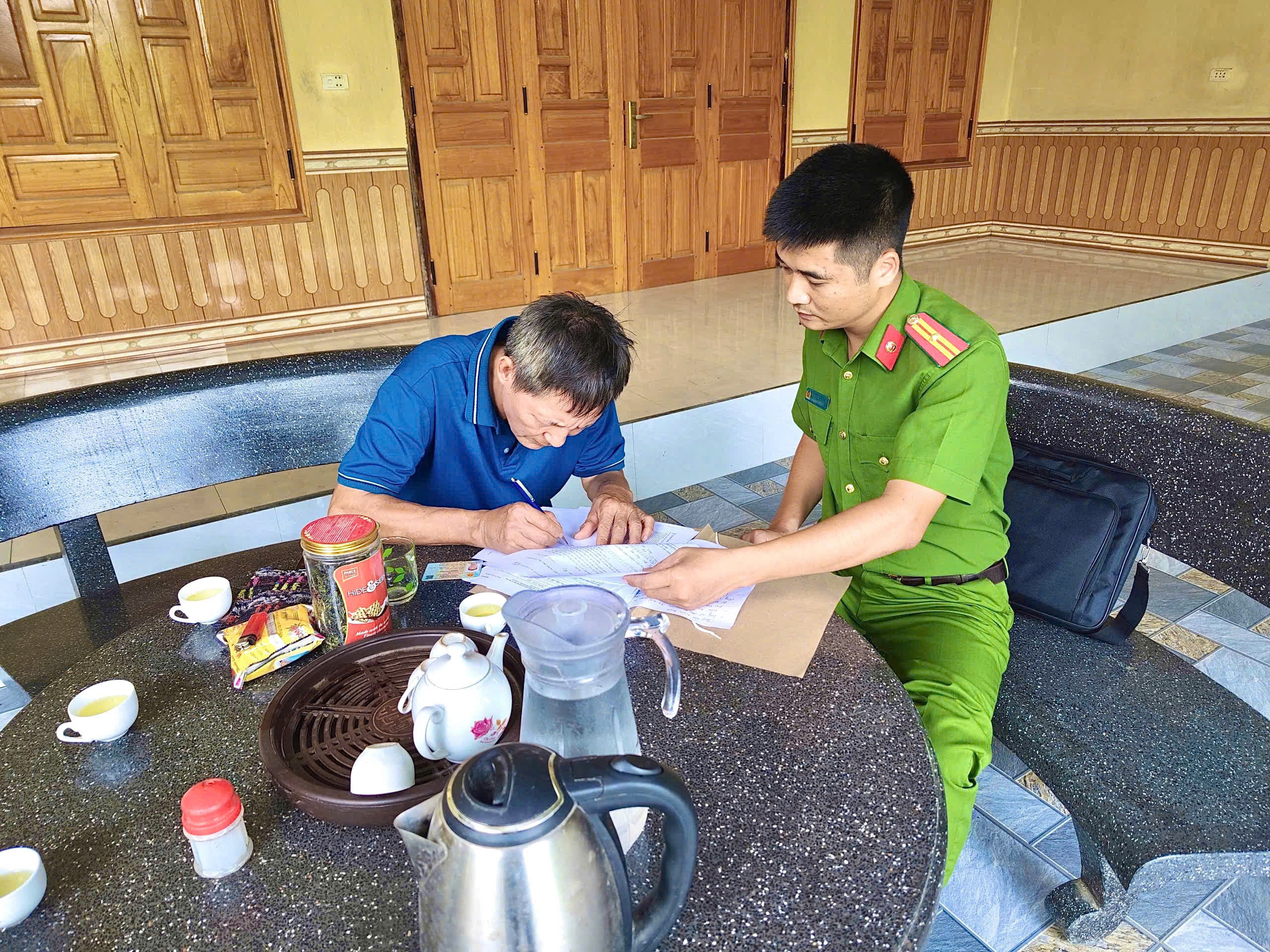CÔNG AN XÃ TÂN LONG TUYÊN TRUYỀN NHỮNG ĐIỂM MỚI CỦA LUẬT CƯ TRÚ (SỬA ĐỔI) VÀ THÔNG TƯ SỐ 116/2026/TT-BCA