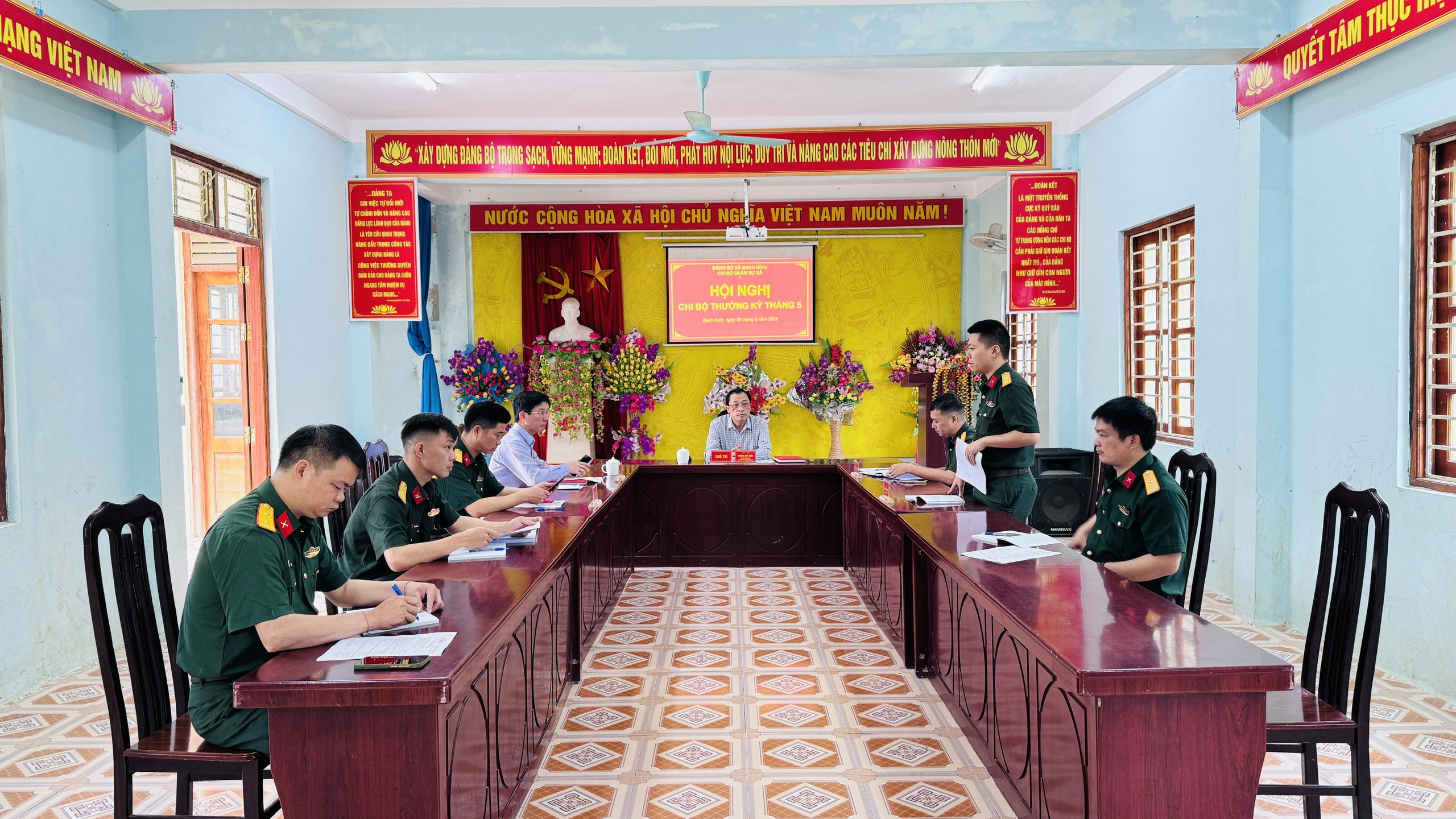 CHI BỘ QUÂN SỰ XÃ BẠCH ĐÍCH TỔ CHỨC HỘI NGHỊ THƯỜNG KỲ THÁNG 5 NĂM 2026