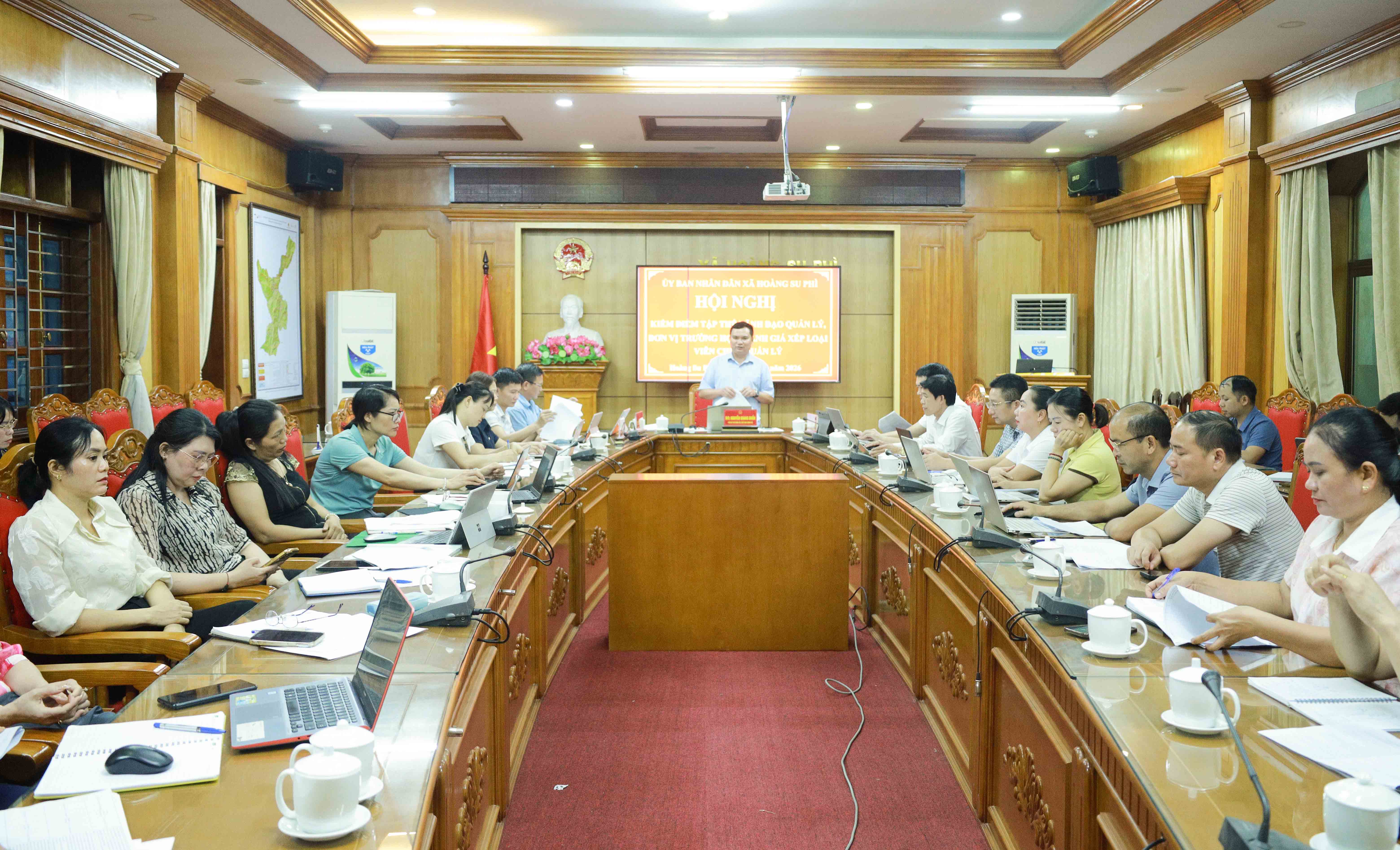 Hội nghị kiểm điểm tập thể lãnh đạo quản lý, đơn vị trường học; đánh giá xếp loại viên chức quản lý xã Hoàng Su Phì