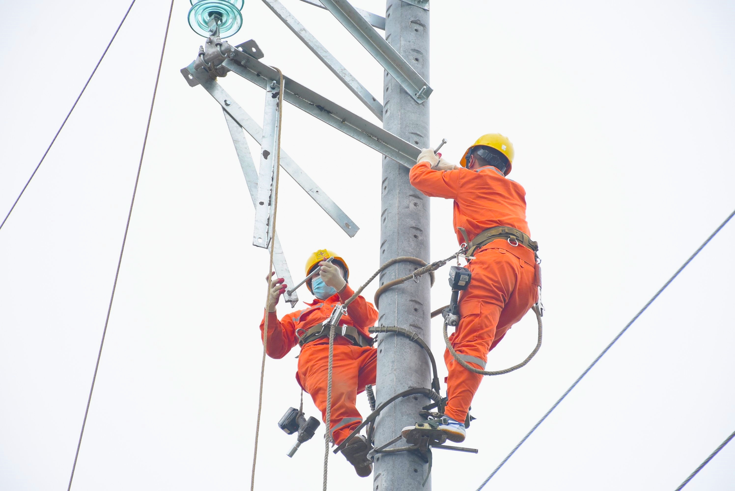 TUYÊN TRUYỀN AN TOÀN ĐIỆN TRONG NHÂN DÂN, BẢO VỆ TRANG THIẾT BỊ CÔNG TRÌNH ĐIỆN LỰC VÀ BẢO VỆ HÀNH LANG LƯỚI ĐIỆN CAO ÁP NĂM 2026