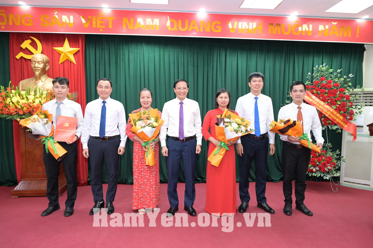 Hội nghị công bố các quyết định về công tác cán bộ