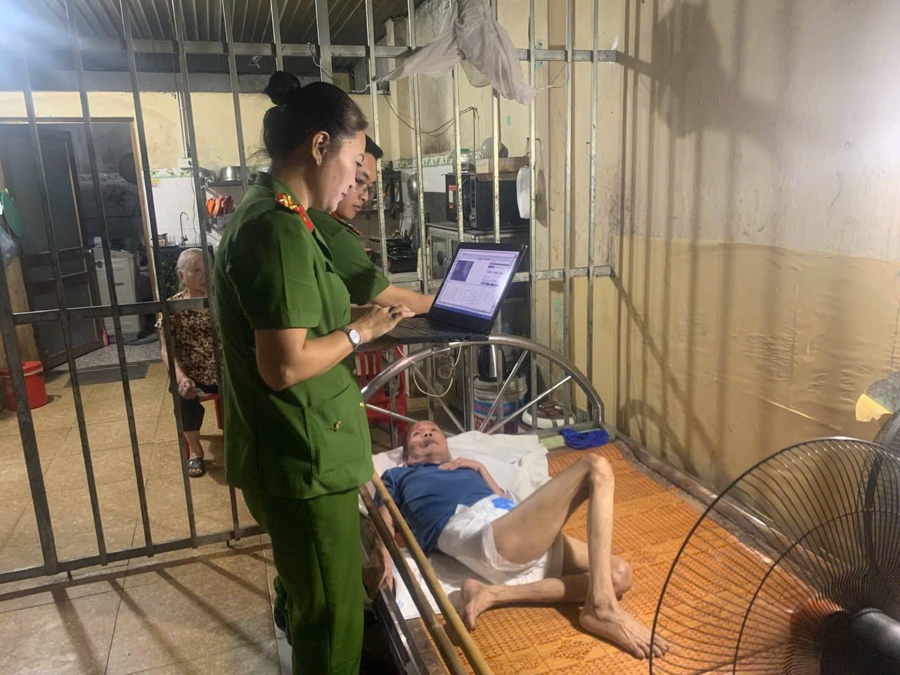 CÔNG AN XÃ SƠN DƯƠNG HẾT LÒNG VÌ NHÂN DÂN PHỤC VỤ