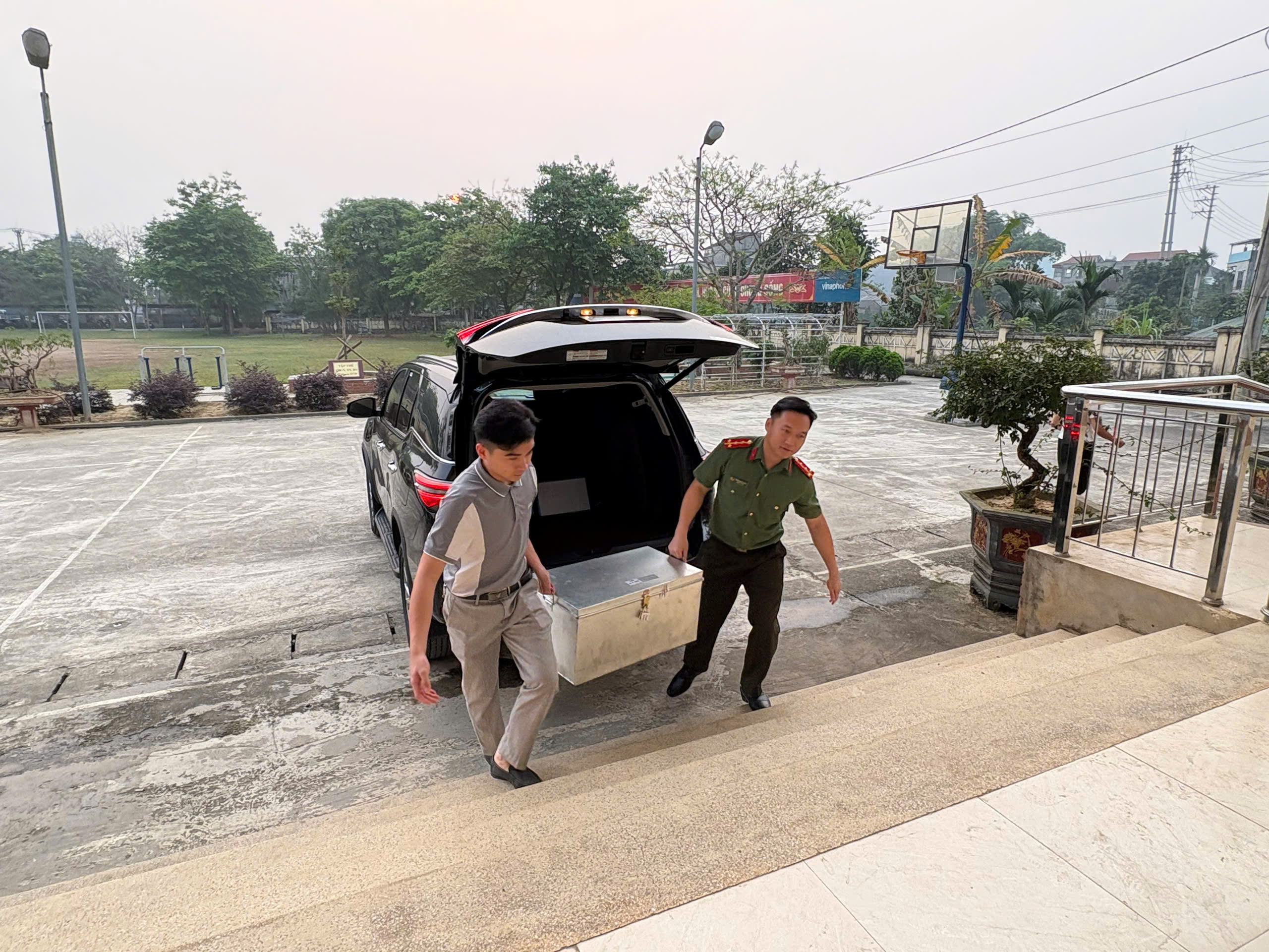 LỰC LƯỢNG AN NINH CHÍNH TRỊ NỘI BỘ BẢO ĐẢM TUYỆT ĐỐI AN NINH KỲ TUYỂN DỤNG VIÊN CHỨC NGÀNH GIÁO DỤC