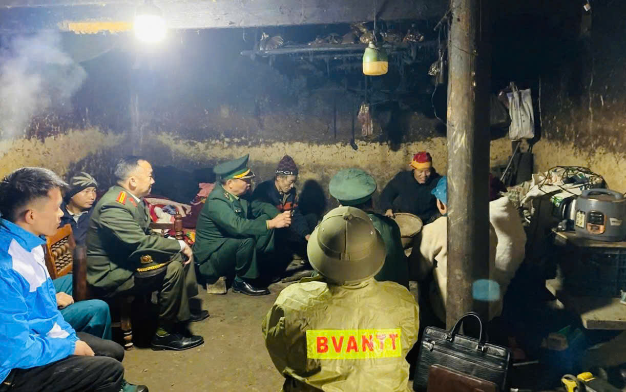 Tổng rà soát, kiểm tra cư trú 11.438 nhân khẩu tại biên giới Tùng Vài. 