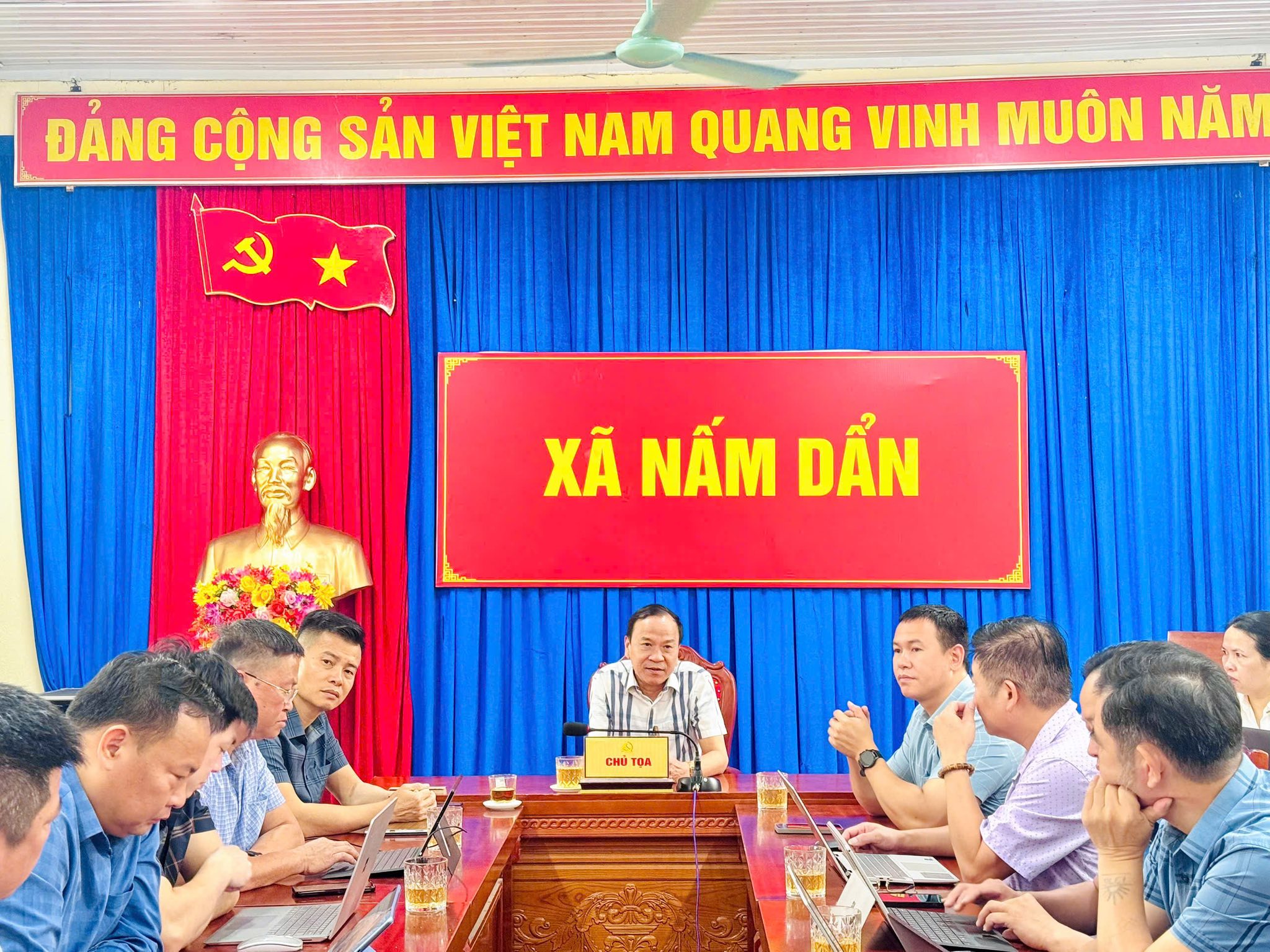 Đảng bộ xã Nấm Dẩn tổ chức tiếp sóng Hội nghị trực tuyến toàn quốc nghiên cứu, học tập, quán triệt và triển khai thực hiện Nghị quyết Hội nghị lần thứ hai Ban Chấp hành Trung ương Đảng khoá XIV