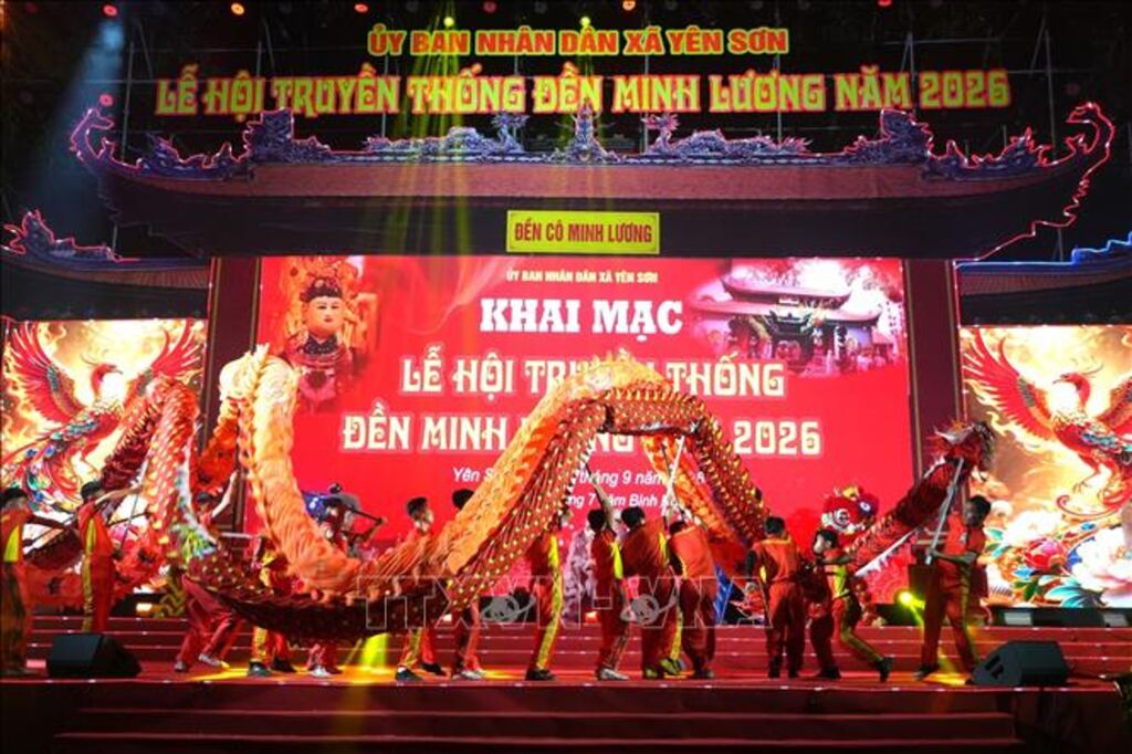 155302-vna_potal_tuyen_quang_ron_rang_le_hoi_truyen_thong_den_minh_luong_nam_2026_stand-1.jpg