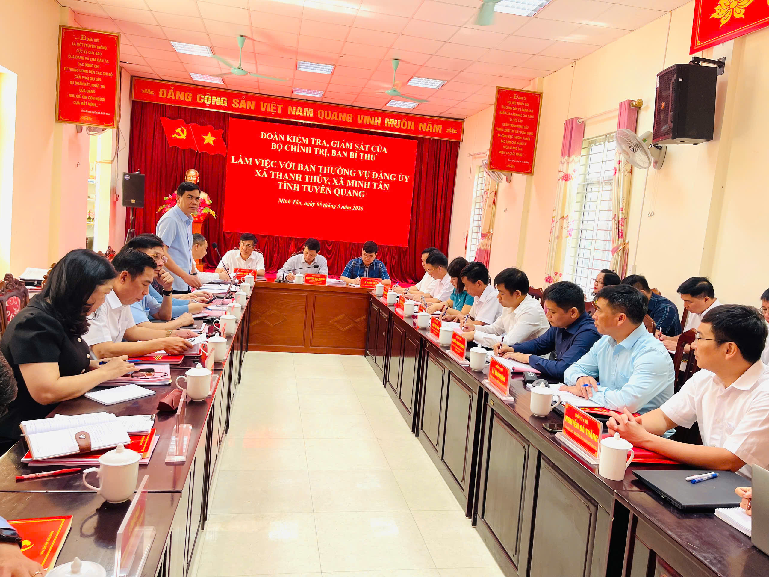 Đoàn kiểm tra, giám sát của Bộ Chính trị, Ban Bí thư làm việc tại xã Minh Tân