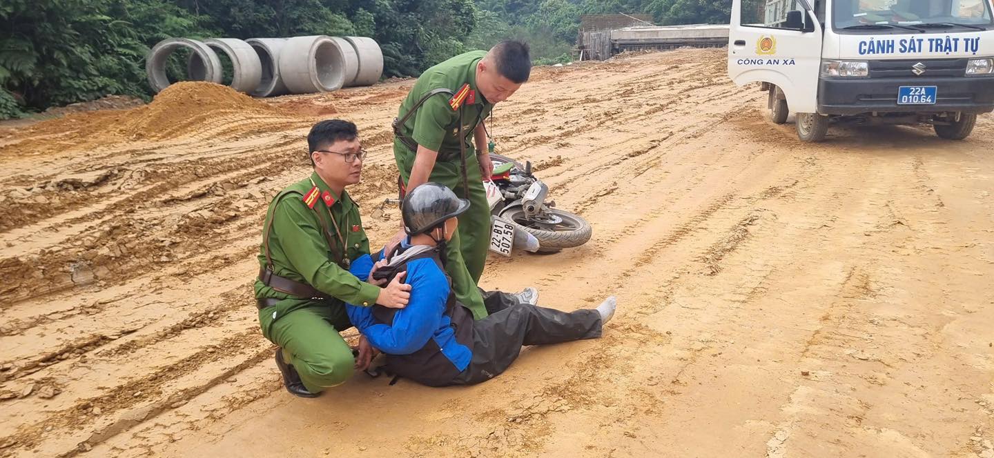THANH NIÊN THÓ NHIỀU TÀI SẢN CÓ GIÁ TRỊ, ĐANG TRÊN ĐƯỜNG TẨU THOÁT THÌ BỊ CÔNG AN TÓM GỌN
