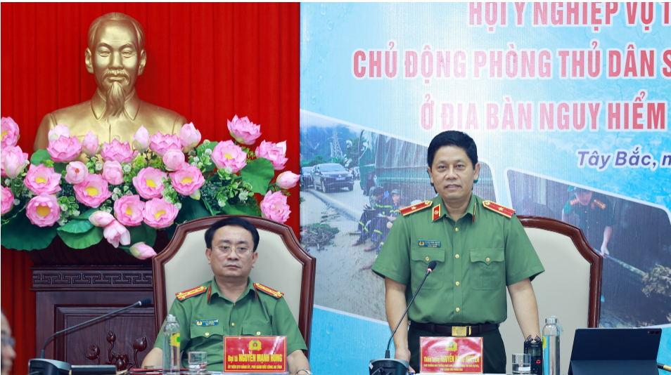 CHỦ ĐỘNG XỬ LÝ TÌNH HUỐNG NGAY TỪ CƠ SỞ TRƯỚC NGUY CƠ LŨ QUÉT, SẠT LỞ