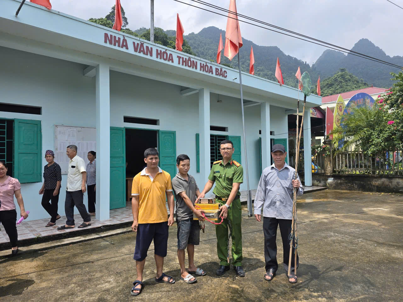 Công an xã Thuận Hòa tăng cường tuyên truyền, phòng chống đánh bắt thủy sản bằng công cụ kích điện