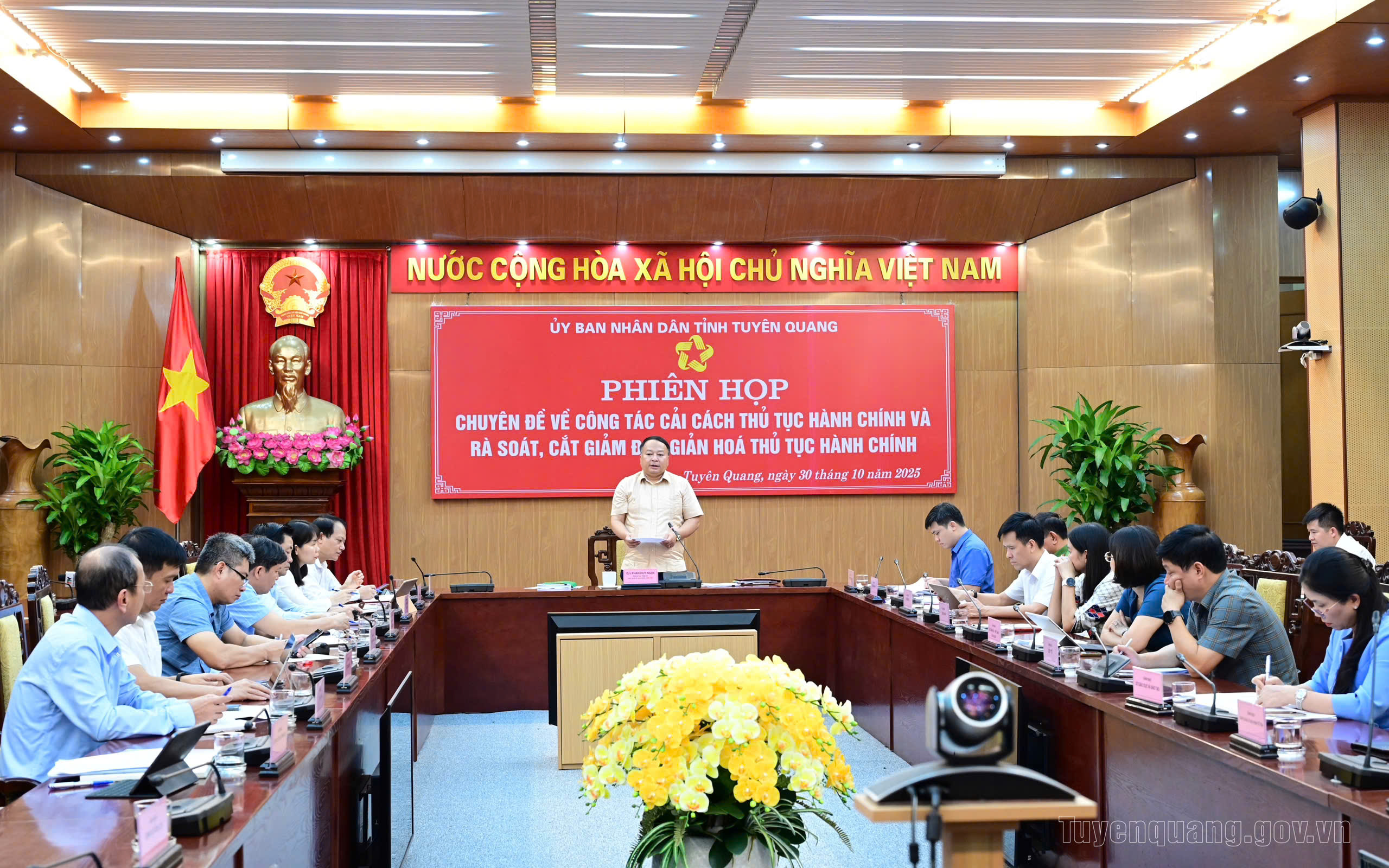 Đẩy mạnh các giải pháp cải cách, nâng cao hiệu quả giải quyết TTHC