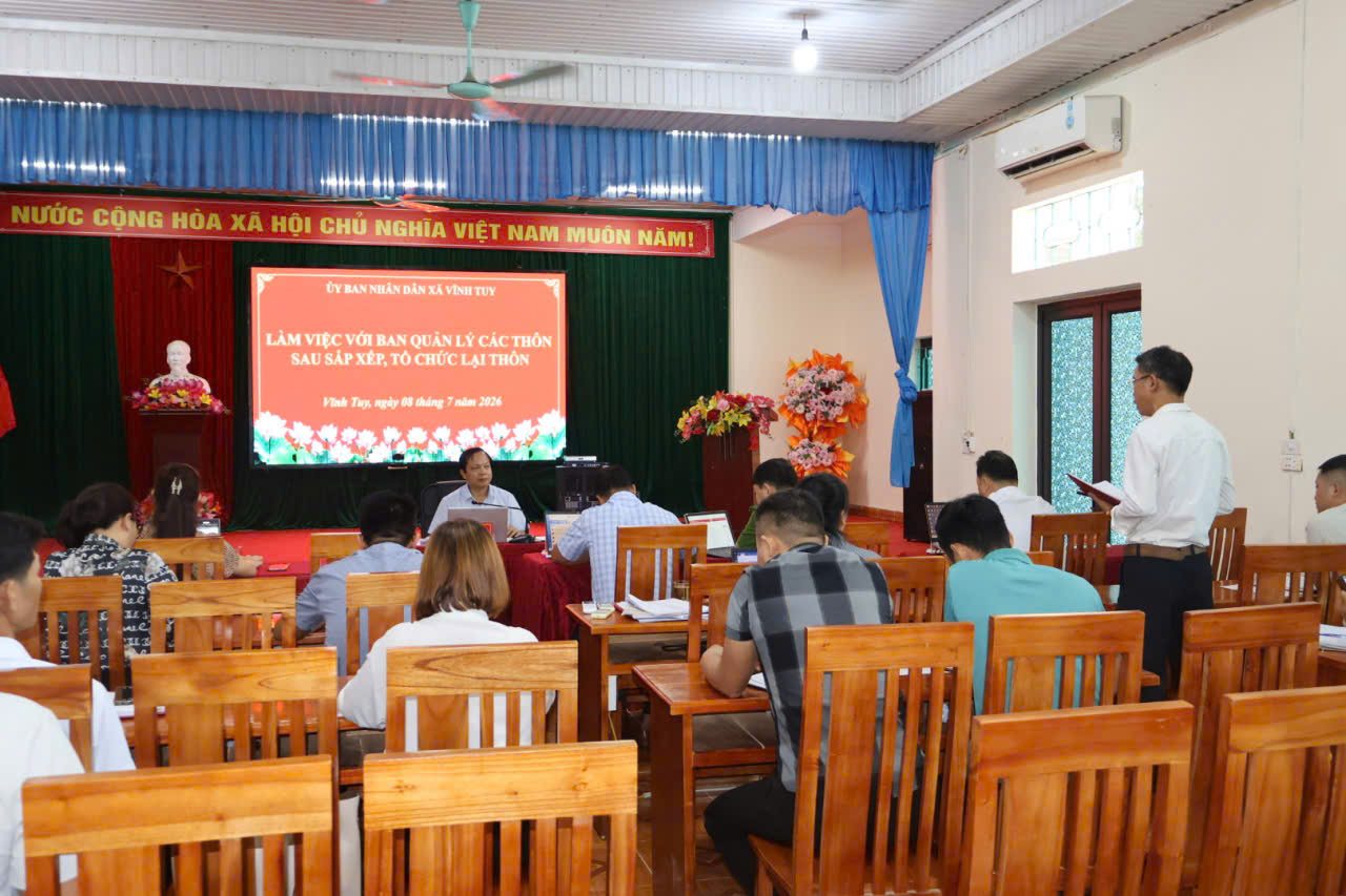 Họp với các thôn T Th.jpg