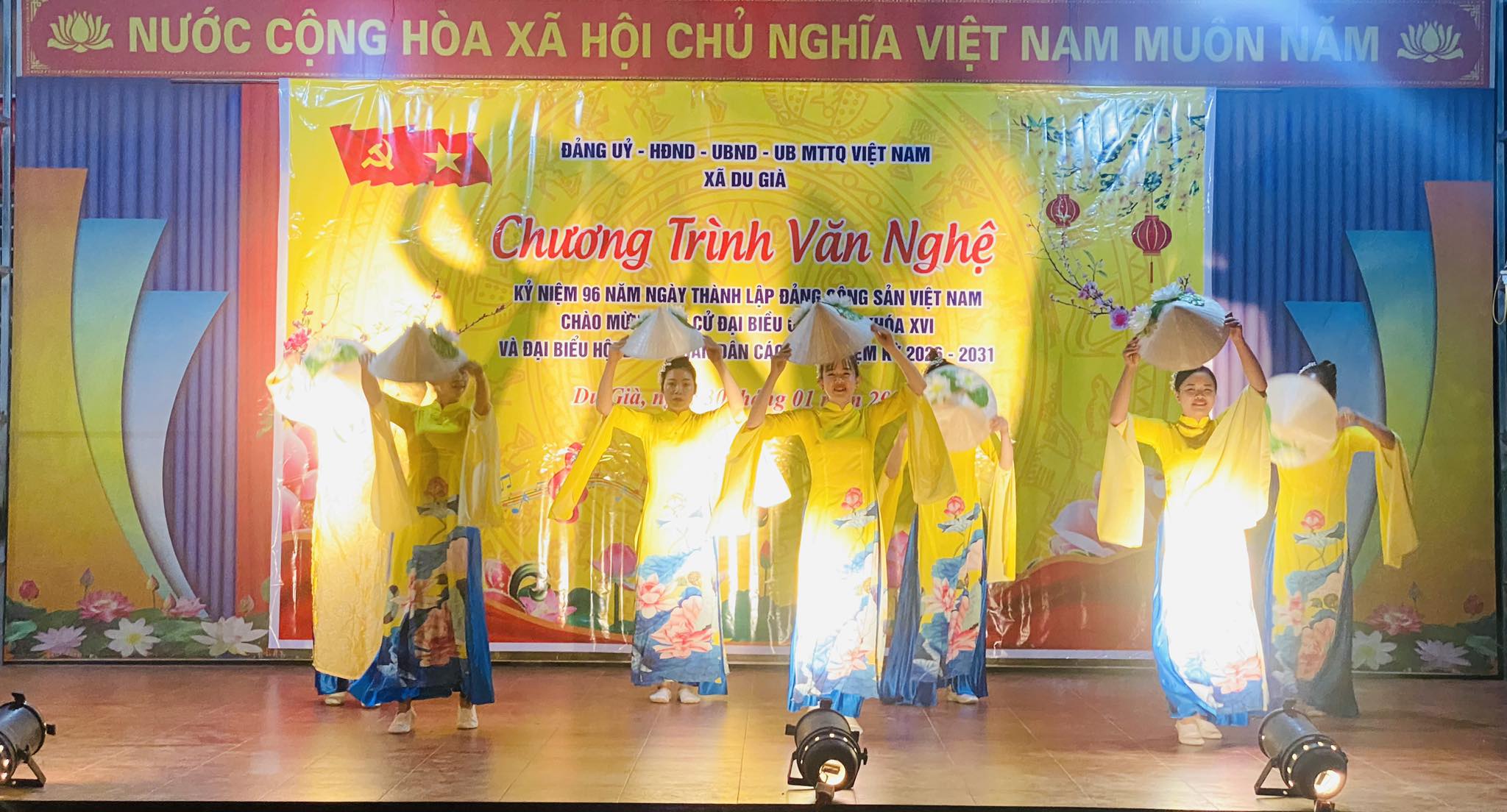 Du Già tổ chức văn nghệ, thể thao chào mừng các ngày lễ lớn