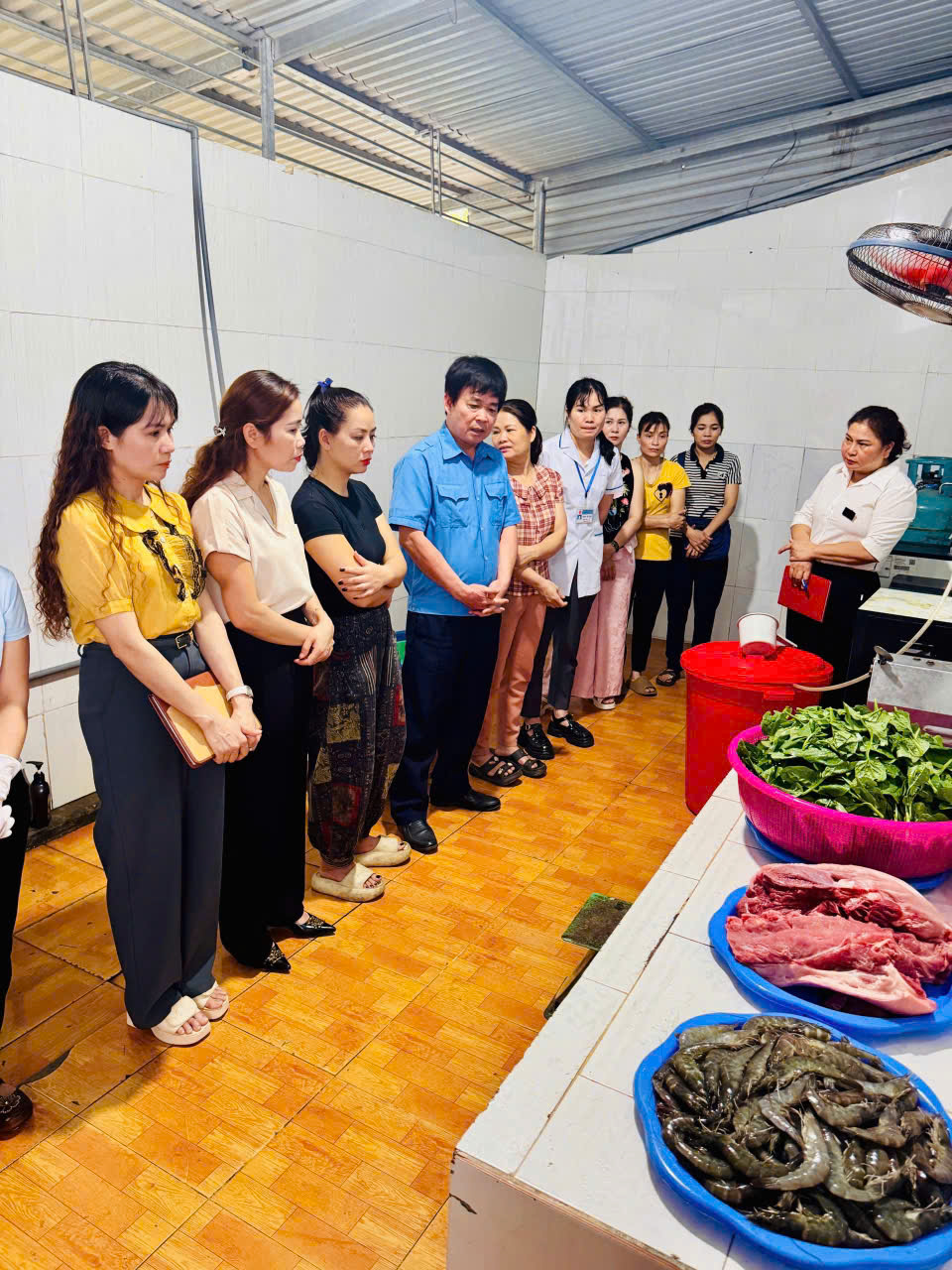 Trường Mầm non Vĩnh Tuy tăng cường kiểm tra công tác bán trú, đảm bảo an toàn thực phẩm cho trẻ