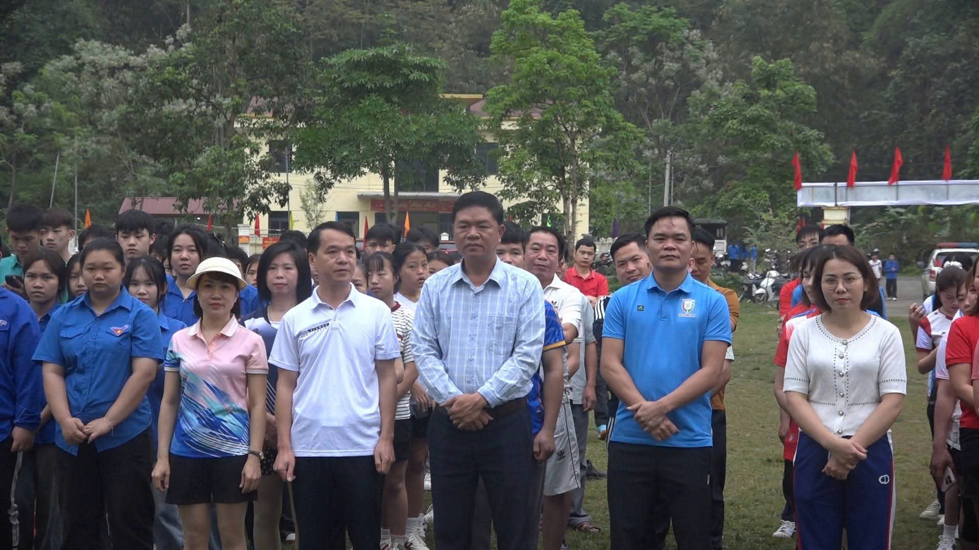 l&atilde;nh đạo dự lễ ph&aacute;t động.jpg