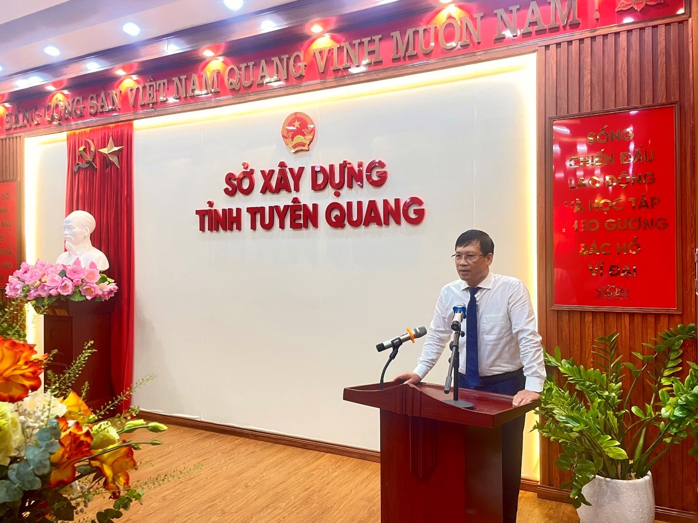 Đồng chí Trần Văn Sang phát biểu ý kiến