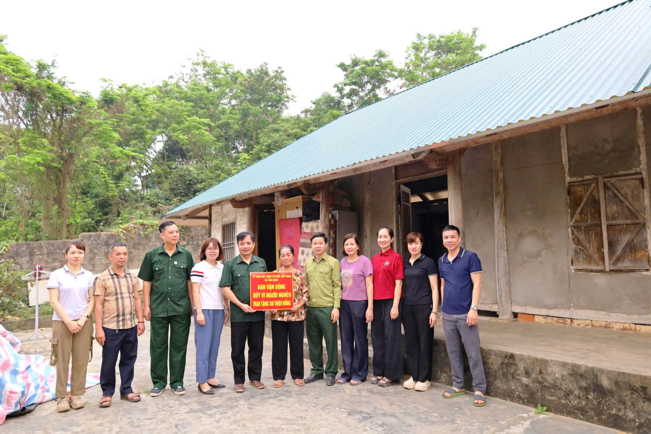 Xã Tân Long triển khai hoạt động “Ba cùng với dân” hỗ trợ hộ nghèo
