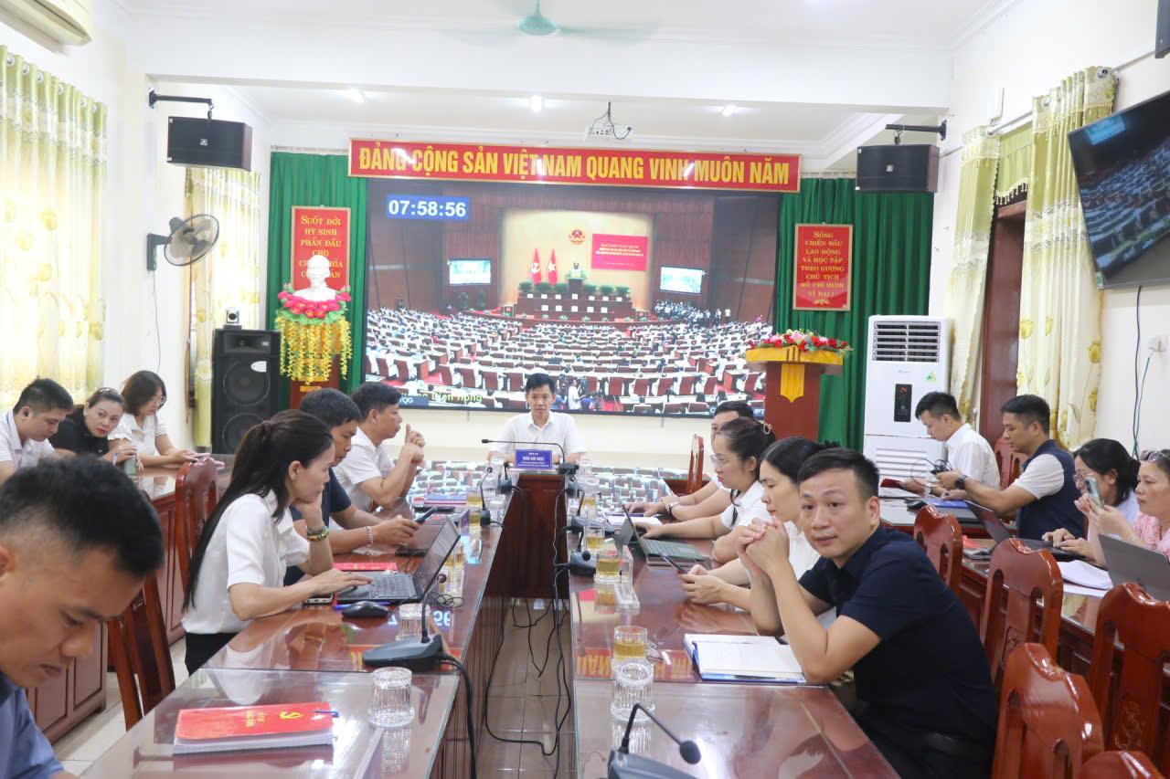 Cán bộ, đảng viên tham gia nghiên cứu, học tập, quán triệt và triển khai thực hiện một số Nghị quyết, Chỉ thị của Bộ Chính trị