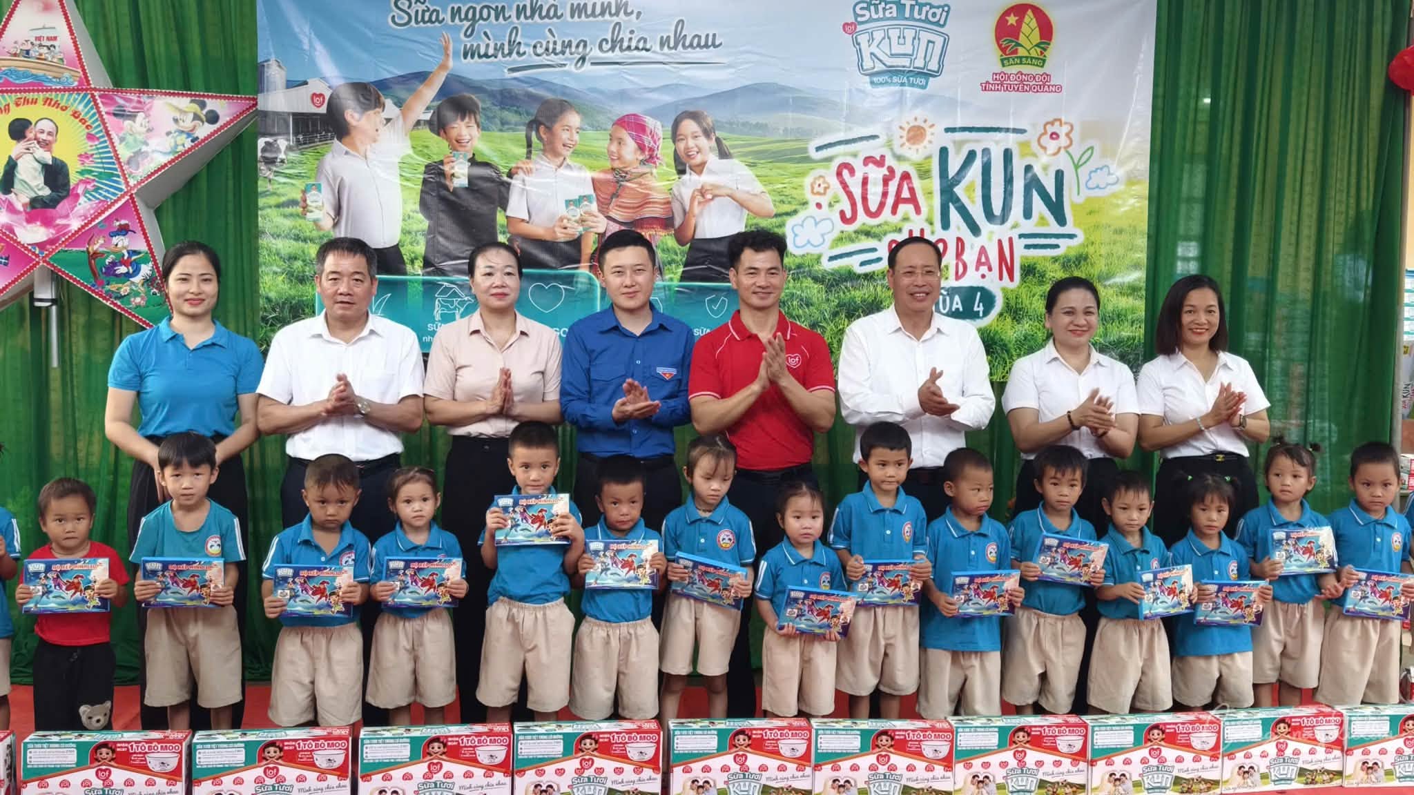 TRUNG THU ĐẶC BIỆT TẠI YÊN PHÚ: NIỀM VUI VÀ NHỮNG MÓN QUÀ YÊU THƯƠNG
