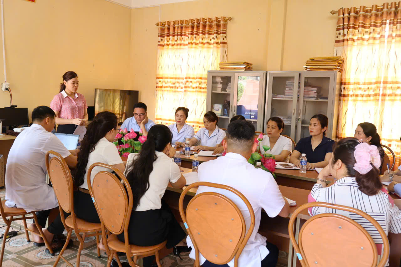 LV với Trạm y tế PCT2.jpg