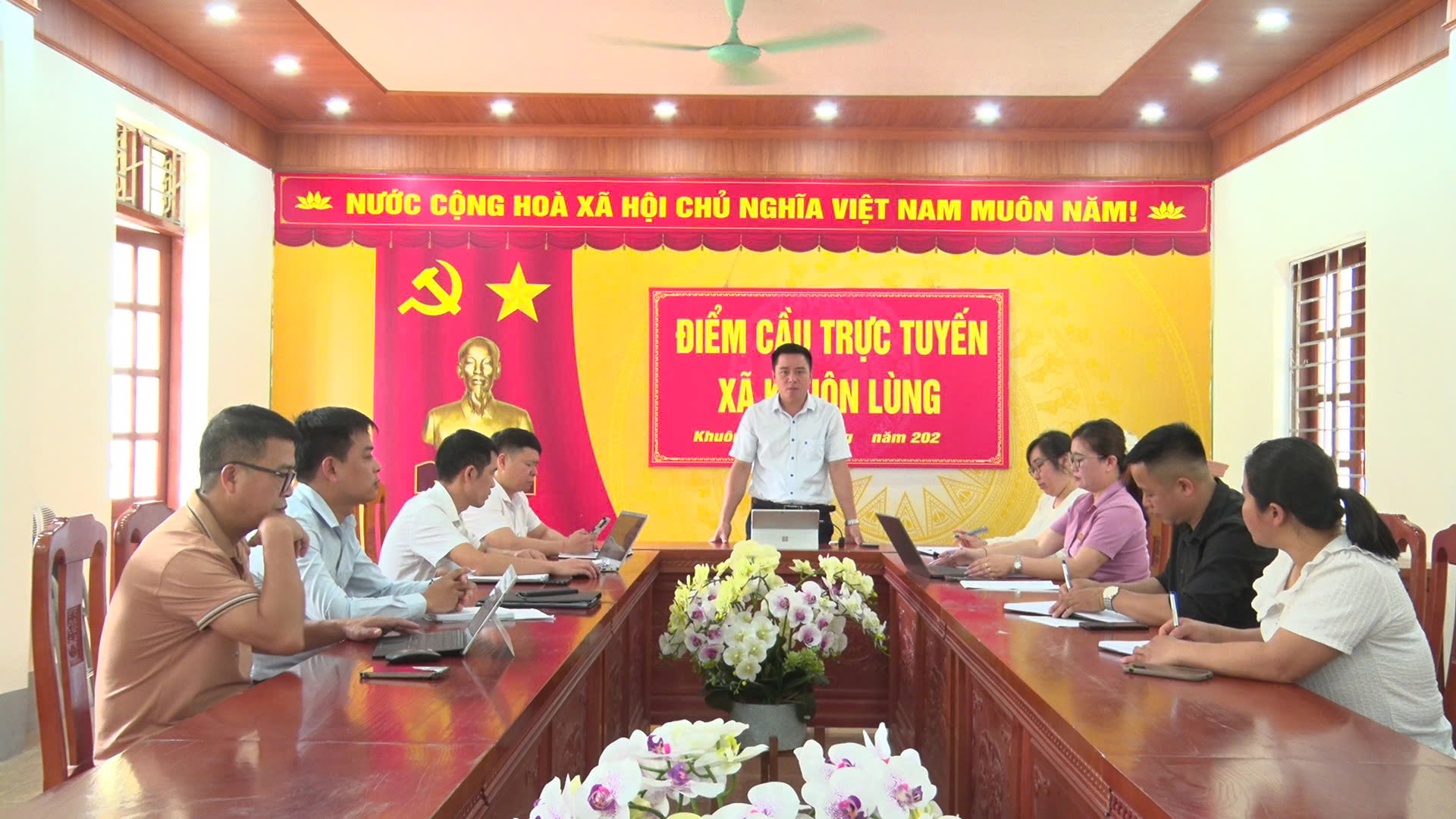 ĐỒNG CHÍ CHỦ TỊCH UBND XÃ LÀM VIỆC VỚI PHÒNG VĂN HÓA VÀ TRUNG TÂM DỊCH VỤ CÔNG