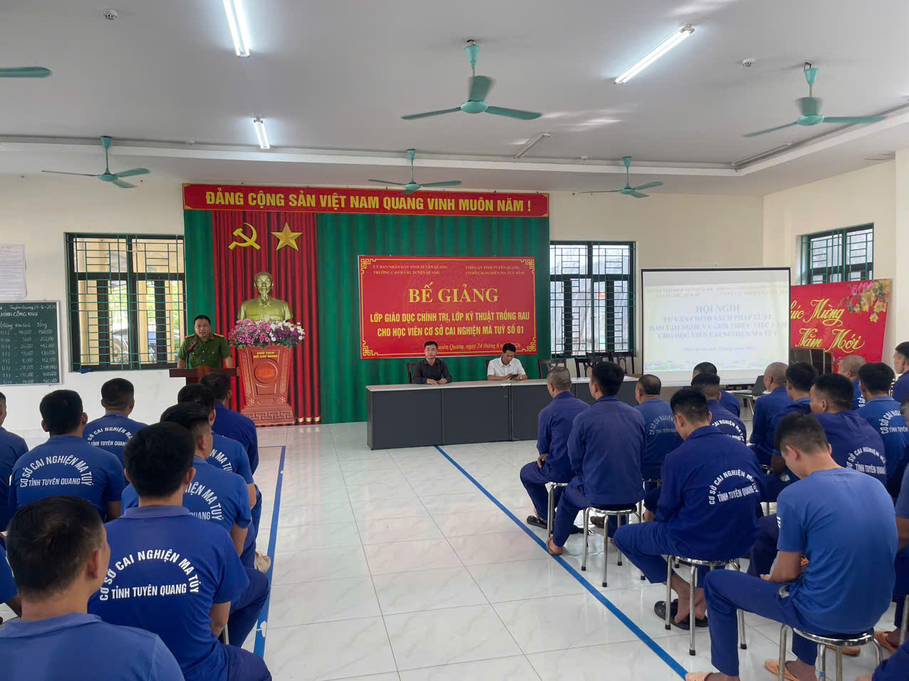 TƯ VẤN, GIỚI THIỆU VIỆC LÀM - CHÌA KHÓA GIÚP HỌC VIÊN TÁI HÒA NHẬP CỘNG ĐỒNG 