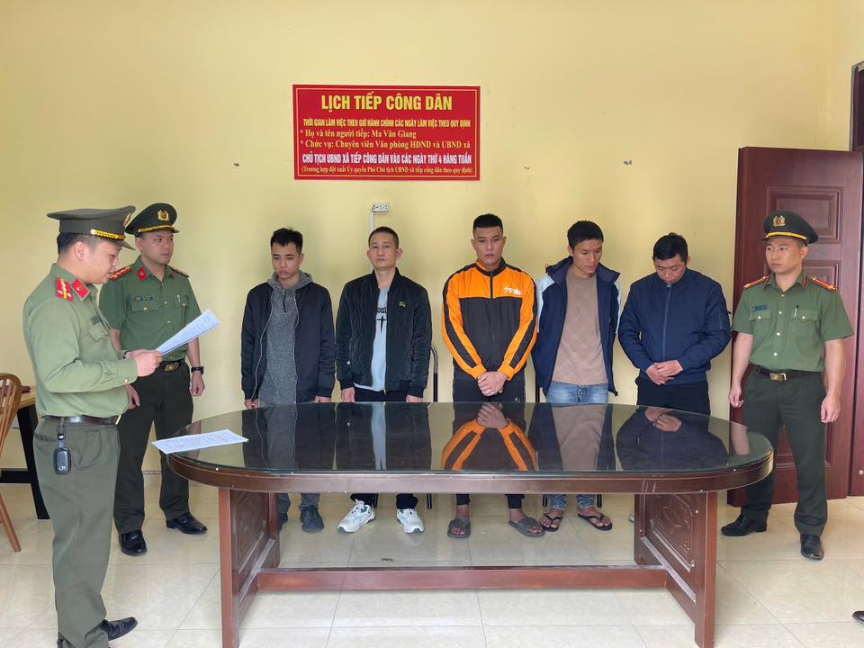 BÓC GỠ ĐƯỜNG DÂY TRUYỀN BÁ VĂN HÓA PHẨM ĐỒI TRỤY