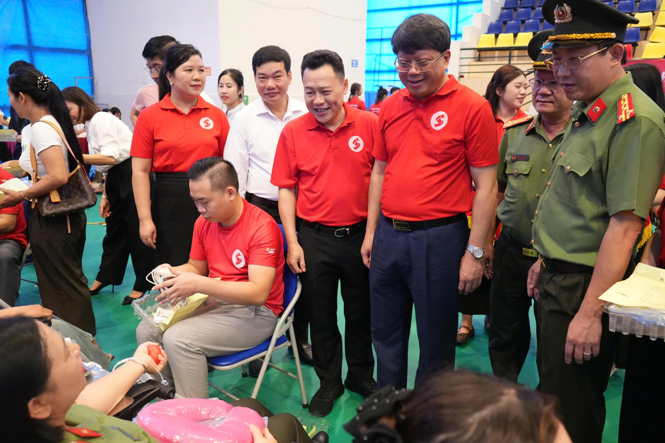 LAN TỎA NGHĨA CỬ CAO ĐẸP TẠI NGÀY HỘI HIẾN MÁU "GIỌT HỒNG XỨ TUYÊN"