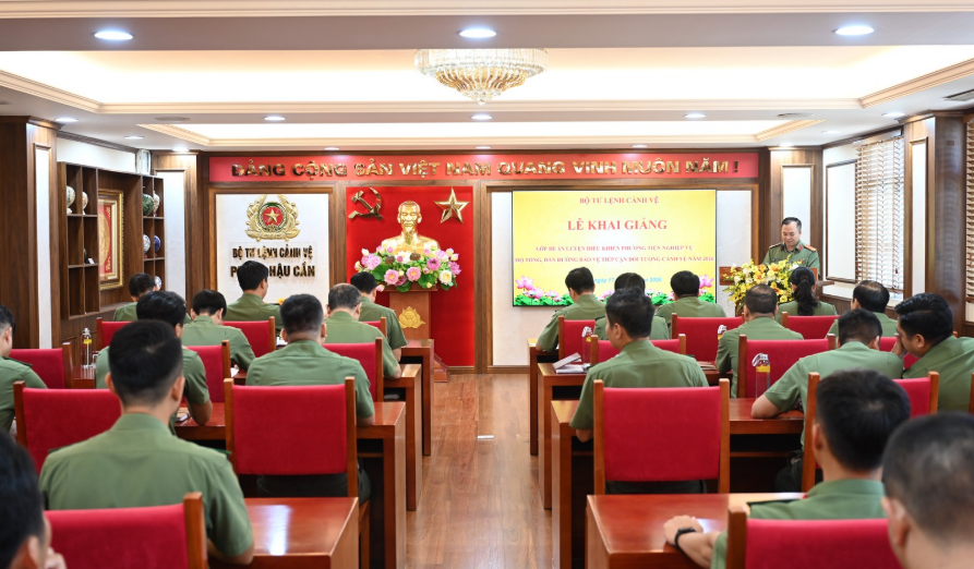 HUẤN LUYỆN ĐIỀU KHIỂN PHƯƠNG TIỆN Ô TÔ NGHIỆP VỤ HỘ TỐNG, DẪN ĐƯỜNG BẢO VỆ TIẾP CẬN ĐỐI TƯỢNG CẢNH VỆ NĂM 2026