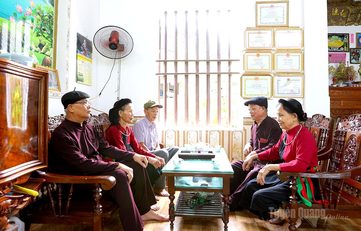 Chính sách cho người có uy tín