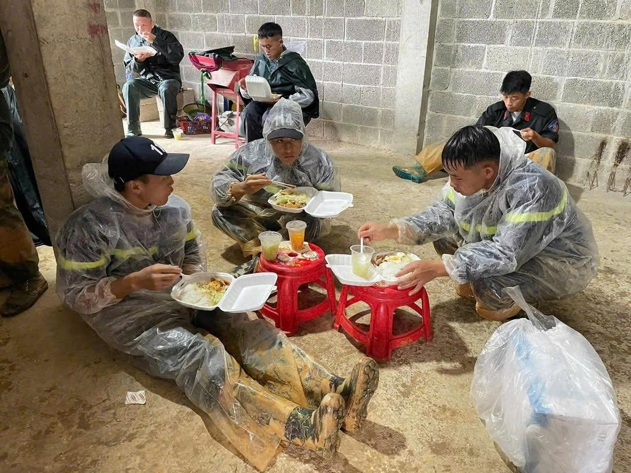 NHỮNG BỨC THƯ ẤM ÁP NGHĨA TÌNH